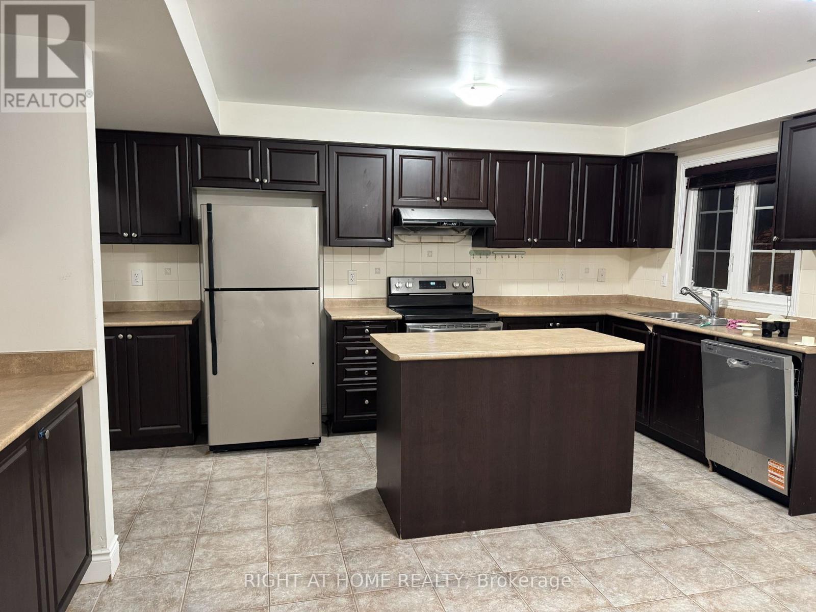 Upper - 11 Etienne Street, Toronto, Ontario  M1L 0A2 - Photo 3 - E12595152