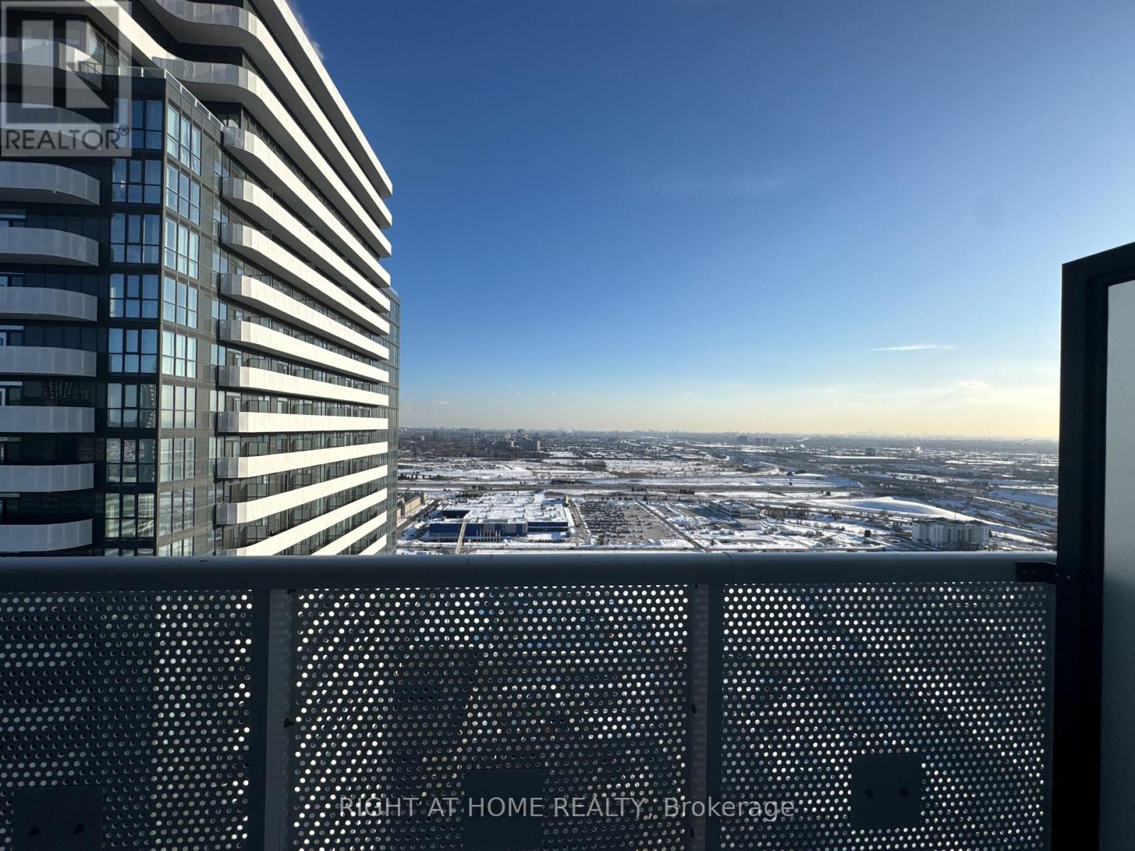 3810 - 8 Interchange Way, Vaughan, Ontario  L4K 0R2 - Photo 14 - N12689302