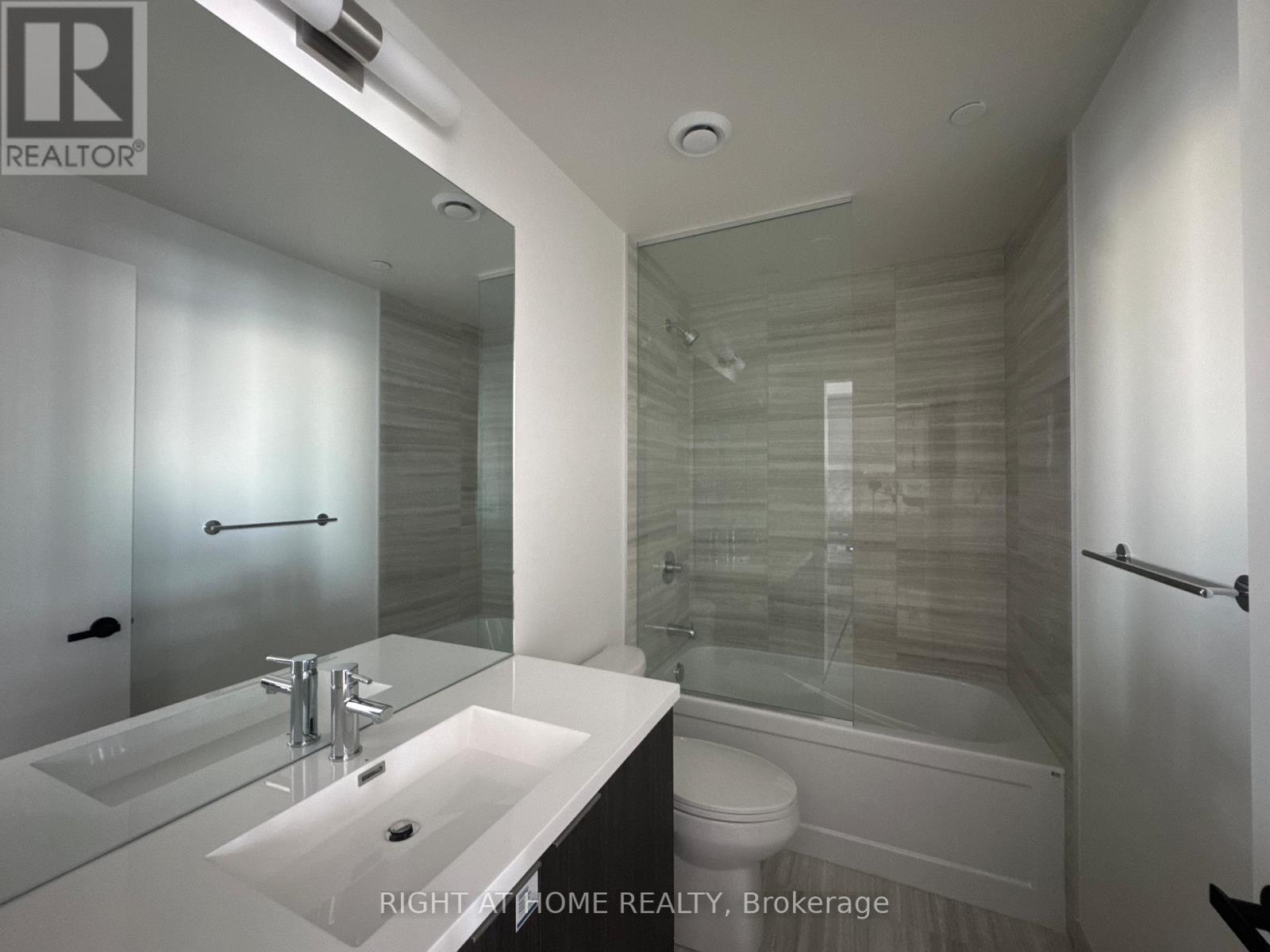 3810 - 8 Interchange Way, Vaughan, Ontario  L4K 0R2 - Photo 20 - N12689302