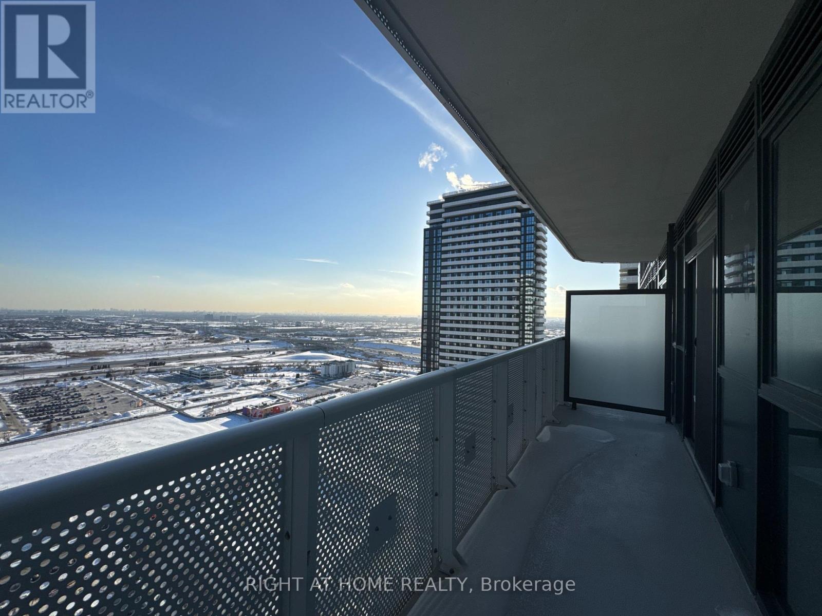 3810 - 8 Interchange Way, Vaughan, Ontario  L4K 0R2 - Photo 16 - N12689302