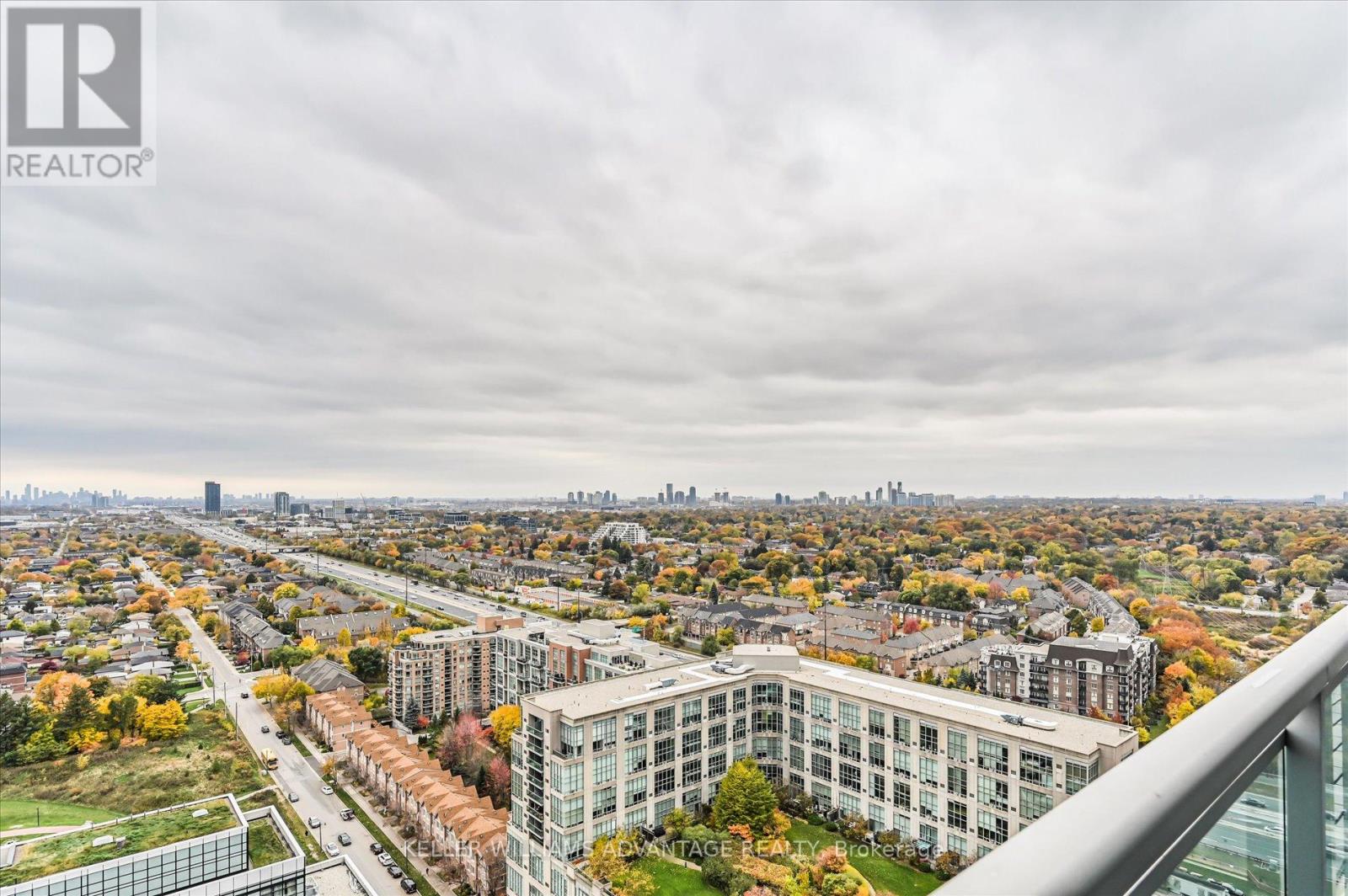 2910 - 155 Legion Road N, Toronto, Ontario  M8Y 0A7 - Photo 35 - W12682300