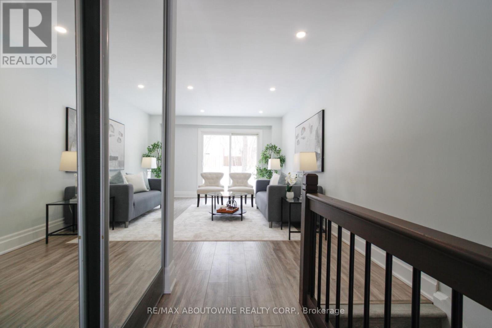 41 - 1532 Lancaster Drive, Oakville, Ontario  L6H 2Z3 - Photo 7 - W12766710