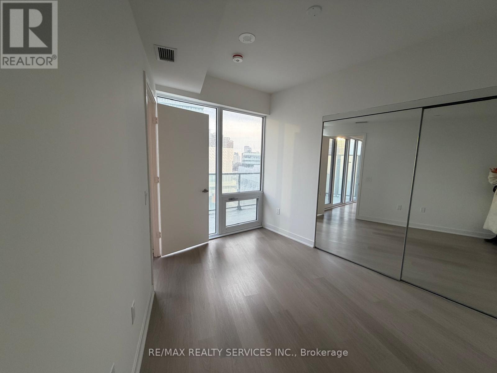 510 - 448 Burnhamthorpe Road W, Mississauga, Ontario  L5B 0R4 - Photo 14 - W12766772