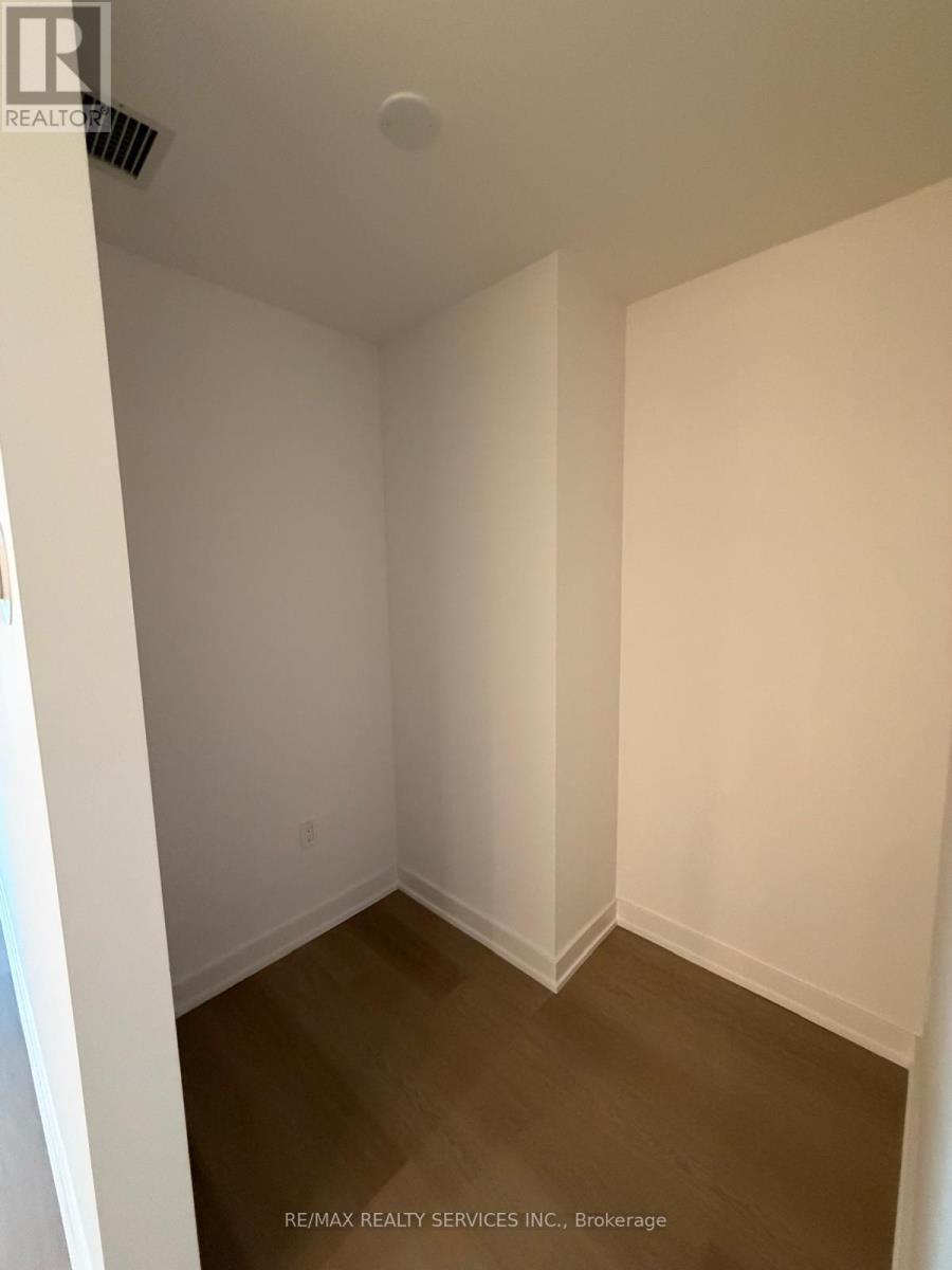 510 - 448 Burnhamthorpe Road W, Mississauga, Ontario  L5B 0R4 - Photo 17 - W12766772