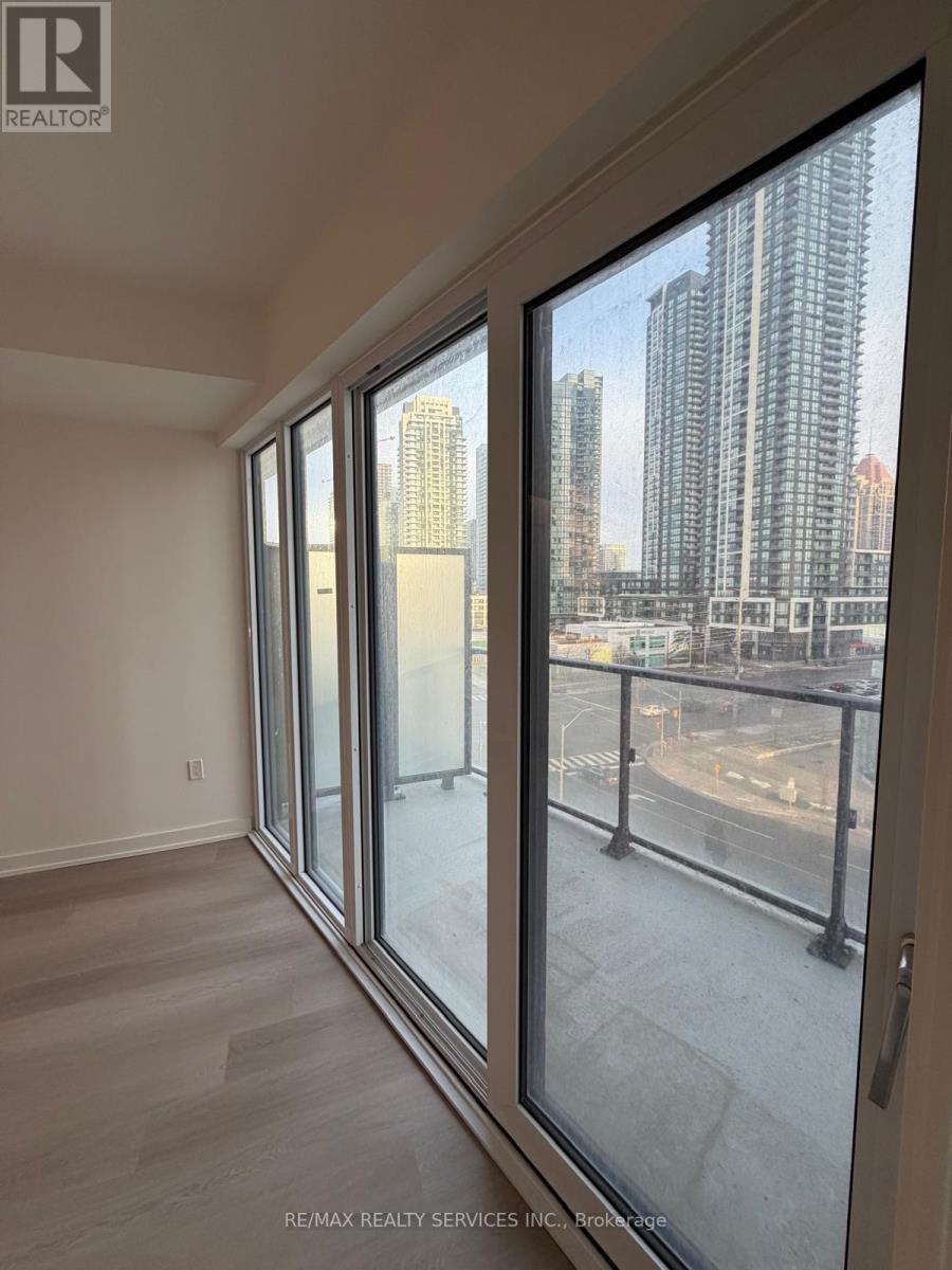 510 - 448 Burnhamthorpe Road W, Mississauga, Ontario  L5B 0R4 - Photo 8 - W12766772