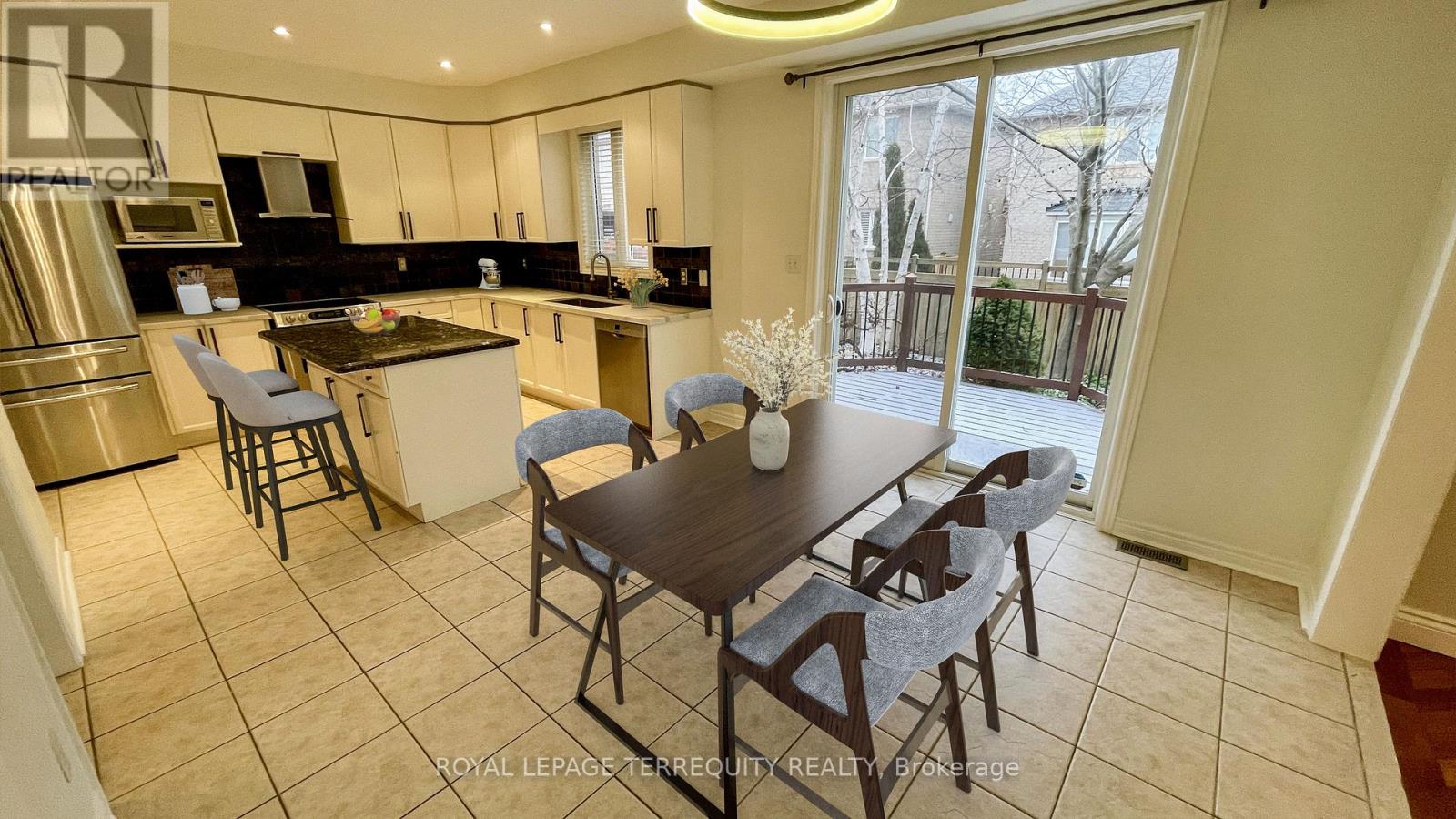 2089 Blackforest Crescent, Oakville, Ontario  L6M 4T5 - Photo 10 - W12766780