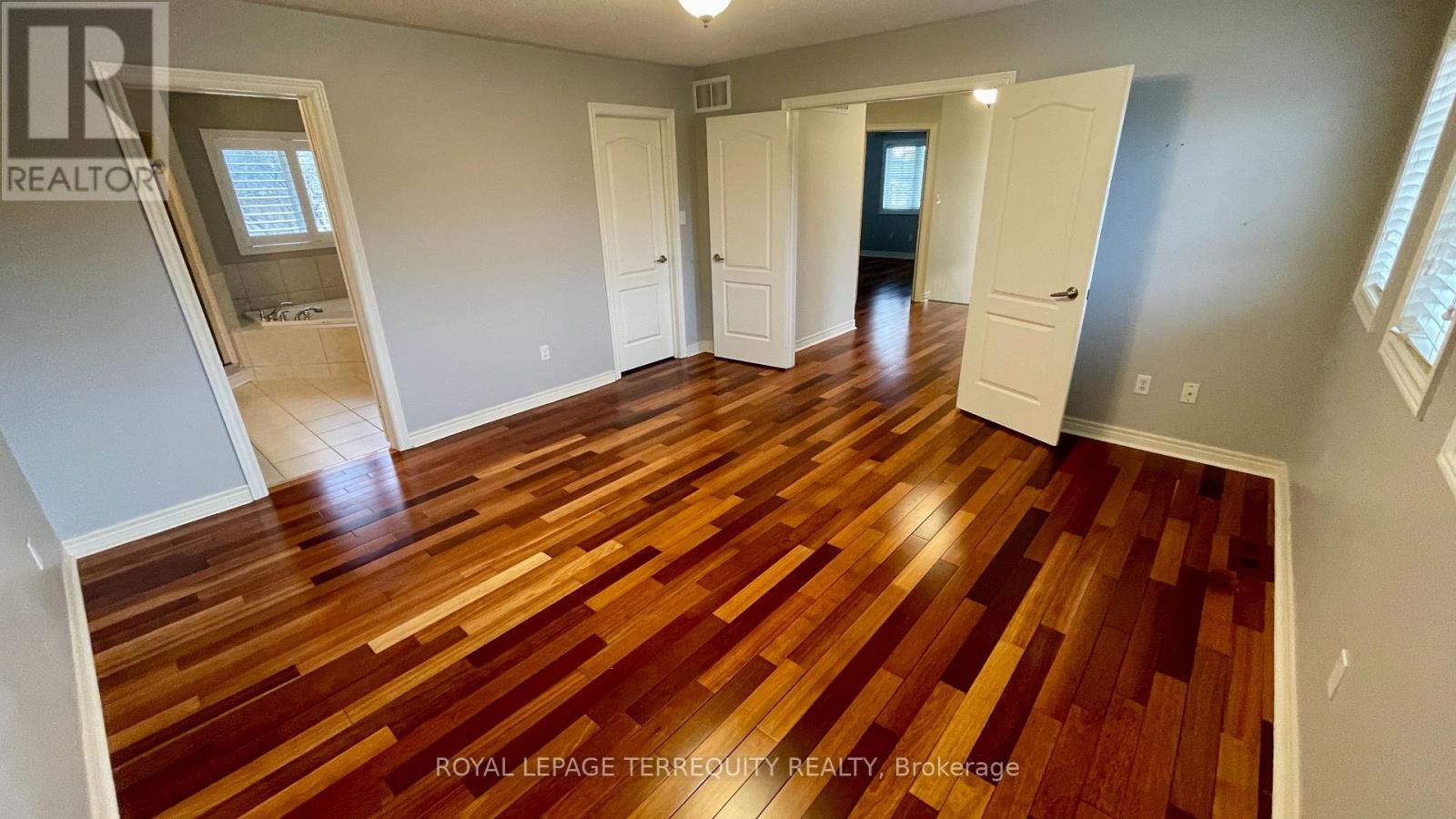 2089 Blackforest Crescent, Oakville, Ontario  L6M 4T5 - Photo 21 - W12766780