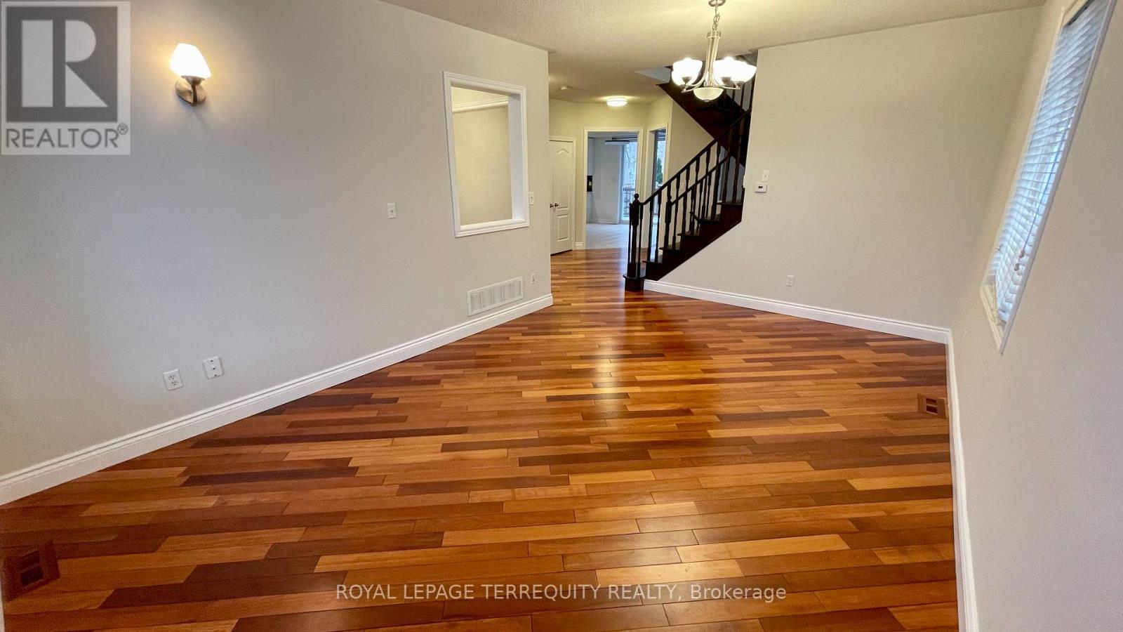 2089 Blackforest Crescent, Oakville, Ontario  L6M 4T5 - Photo 4 - W12766780