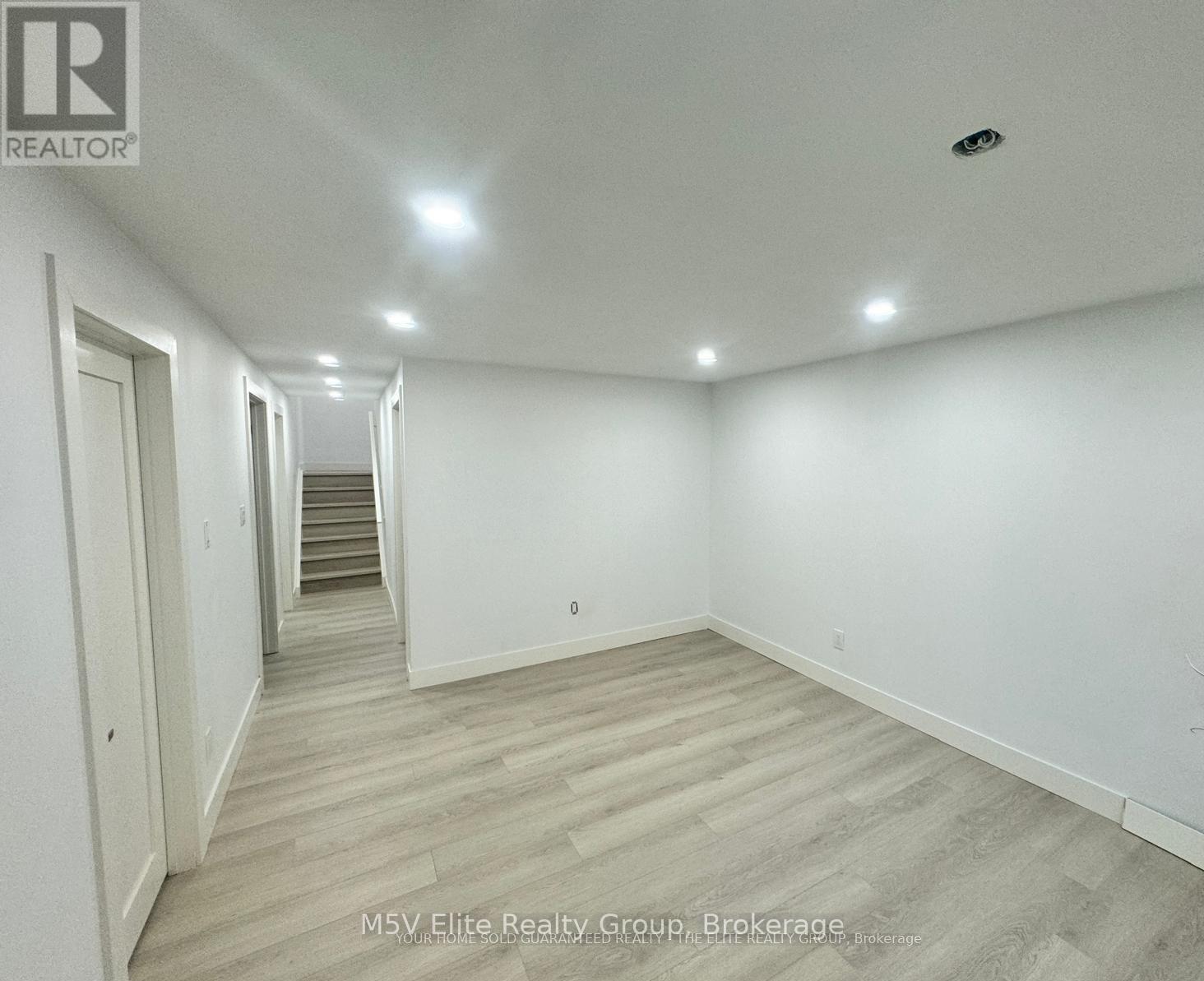 Lower - 3276 Victory Crescent, Mississauga, Ontario  L4T 1L9 - Photo 3 - W12766822