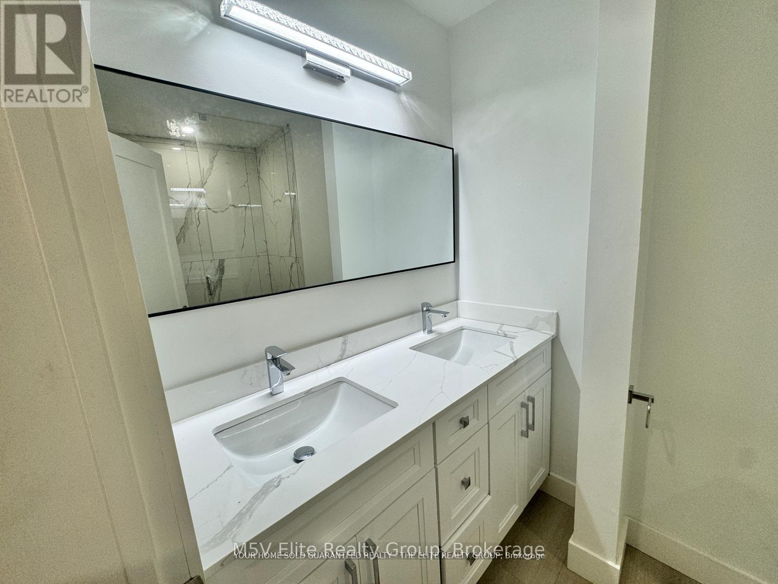 Main - 3276 Victory Crescent, Mississauga, Ontario  L4T 1L9 - Photo 5 - W12766826