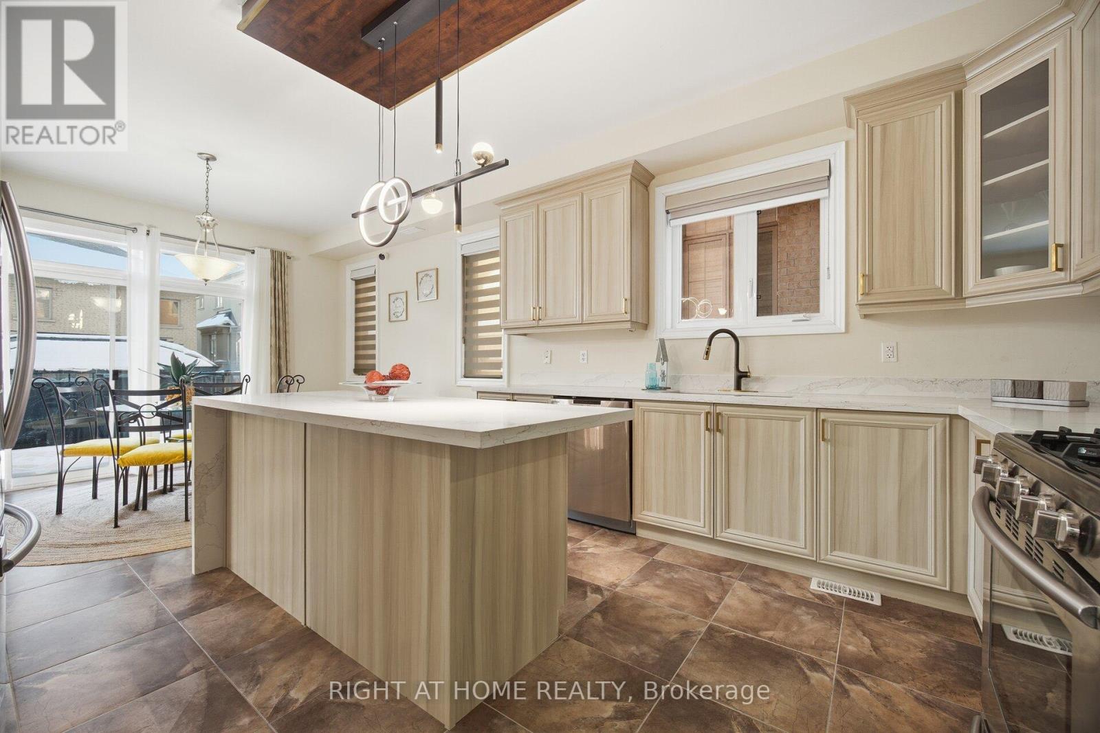 48 Cannington Crescent, Brampton, Ontario  L6X 2Y4 - Photo 15 - W12766844