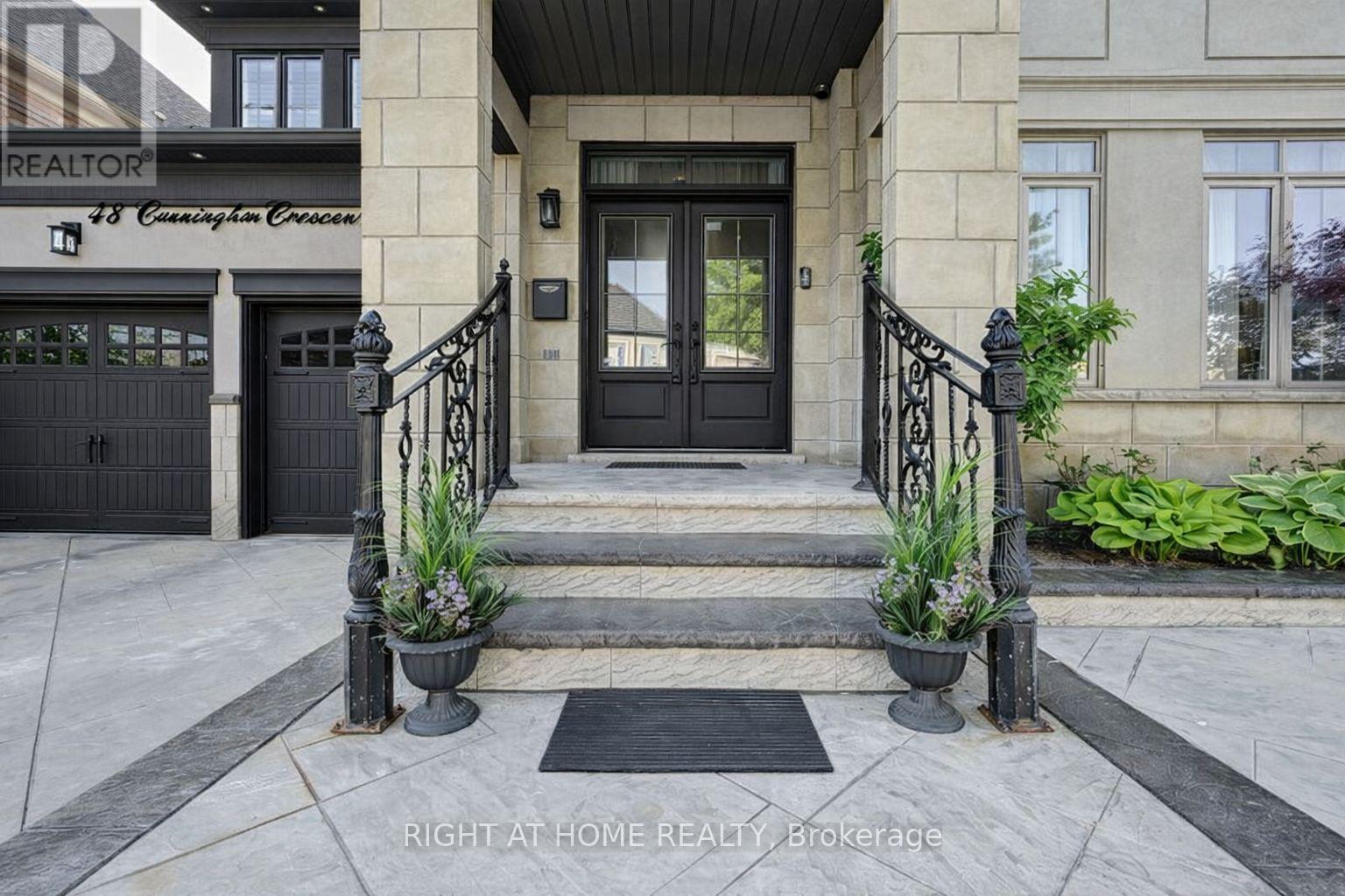 48 Cannington Crescent, Brampton, Ontario  L6X 2Y4 - Photo 2 - W12766844