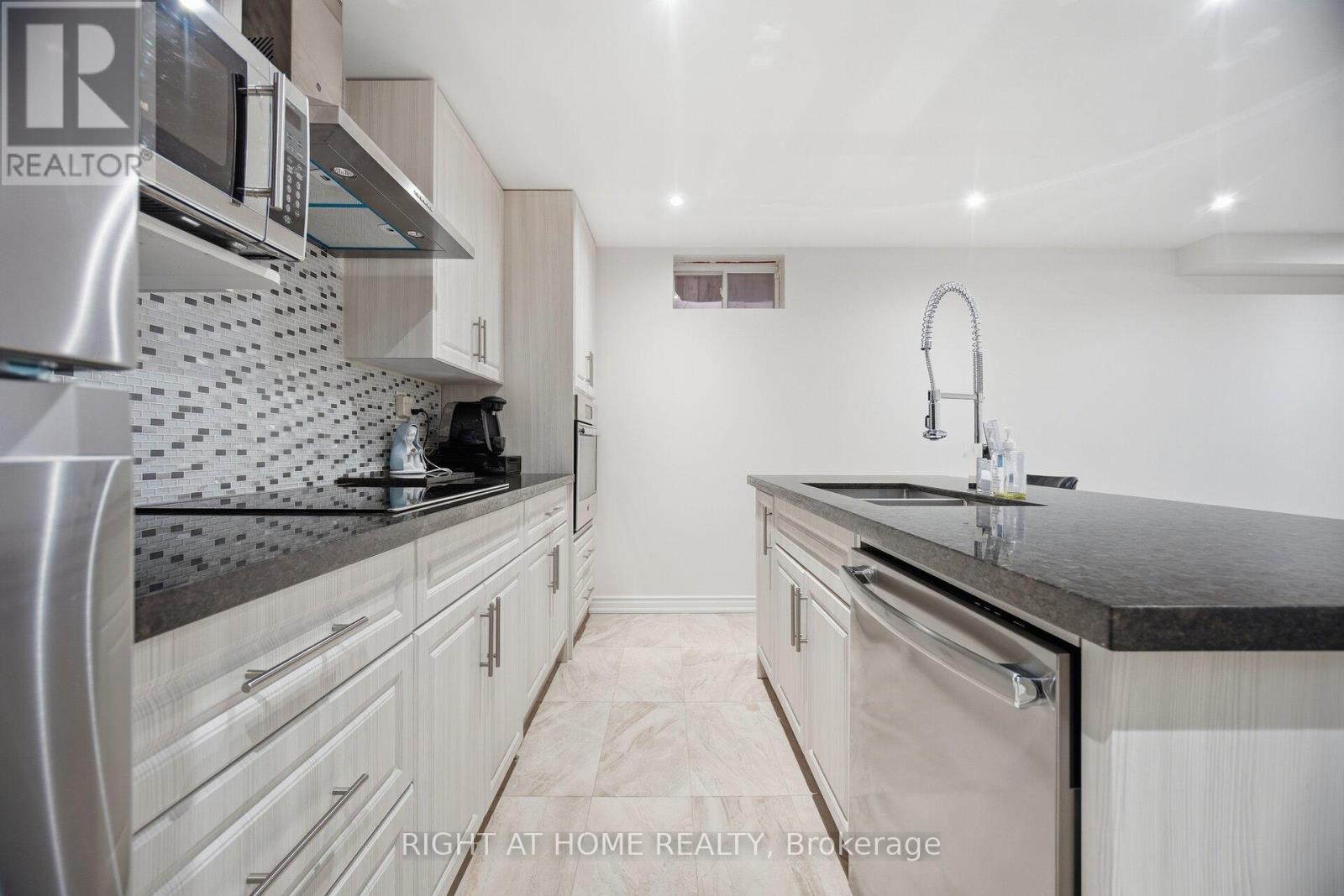 48 Cannington Crescent, Brampton, Ontario  L6X 2Y4 - Photo 41 - W12766844