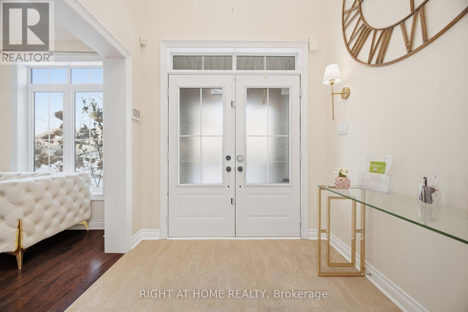 48 Cannington Crescent, Brampton, Ontario  L6X 2Y4 - Photo 6 - W12766844