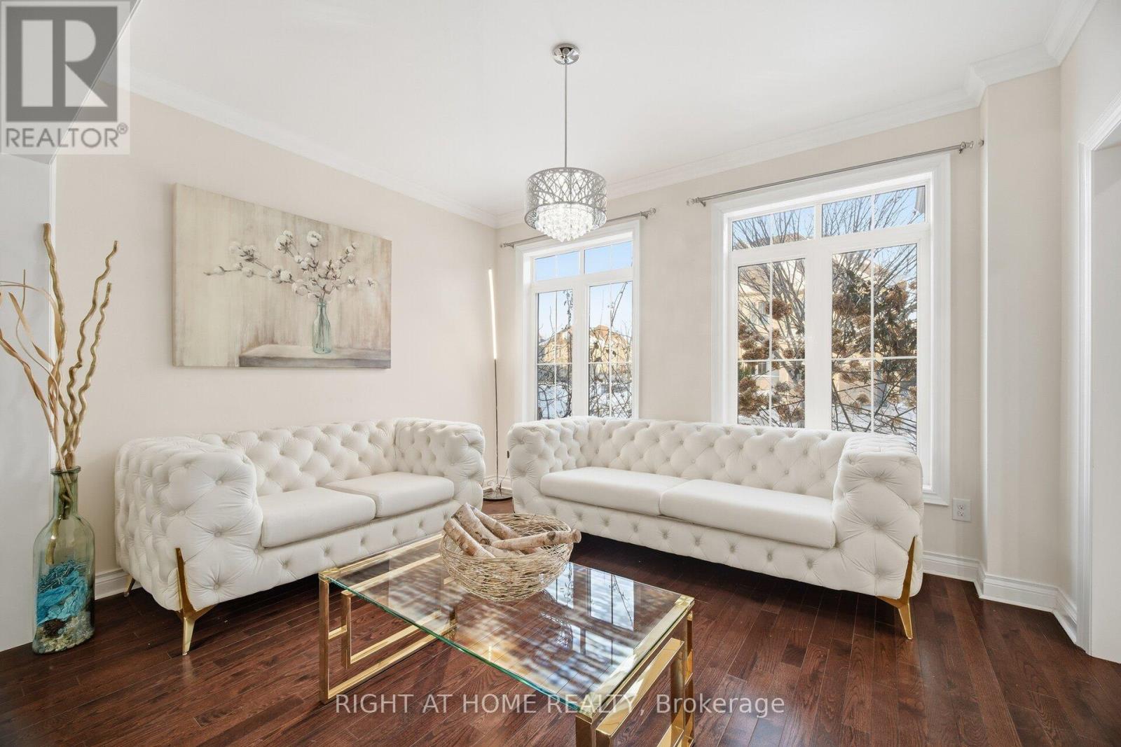 48 Cannington Crescent, Brampton, Ontario  L6X 2Y4 - Photo 8 - W12766844