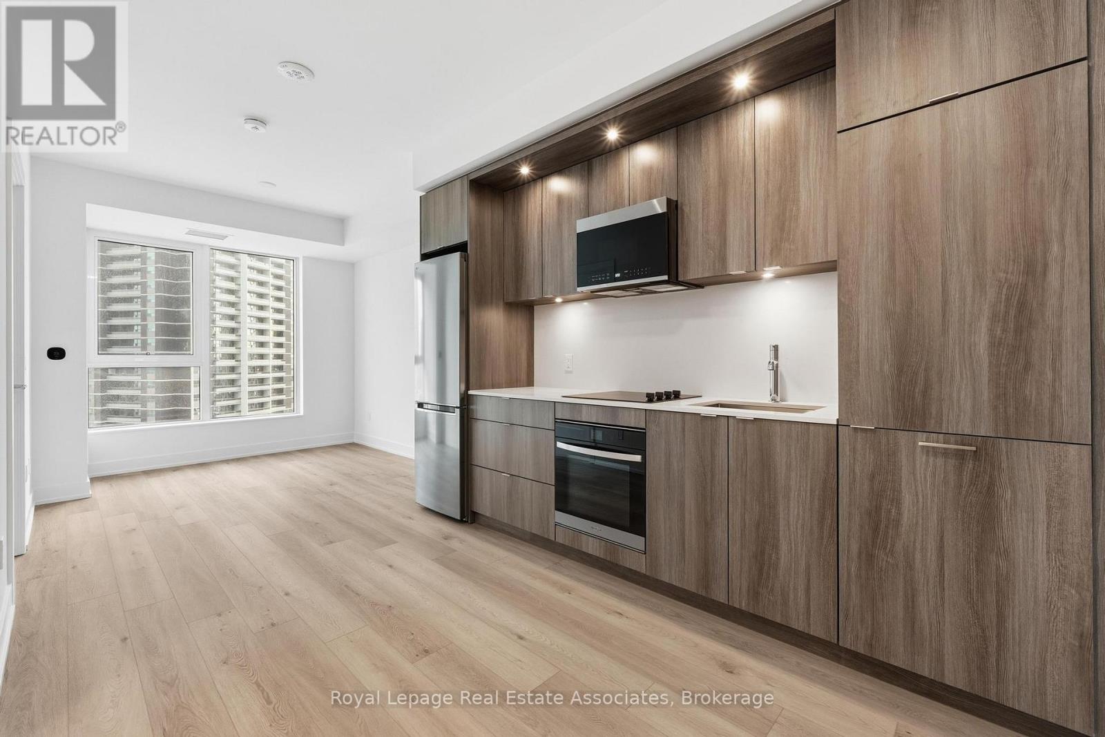 1505 - 60 Central Park Roadway, Toronto, Ontario  M9A 3K1 - Photo 2 - W12766872