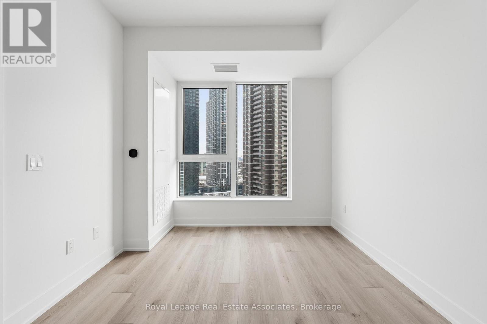 1505 - 60 Central Park Roadway, Toronto, Ontario  M9A 3K1 - Photo 5 - W12766872