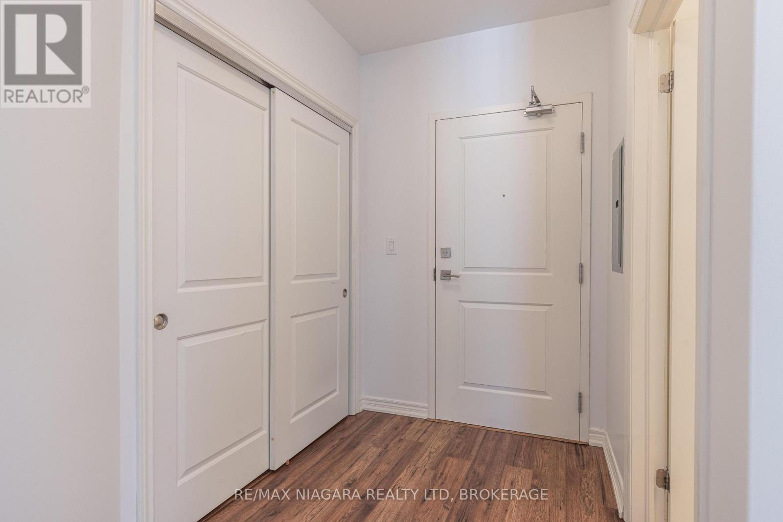 209 - 379 Scott Street, St. Catharines, Ontario  L2M 3W2 - Photo 22 - X12760944