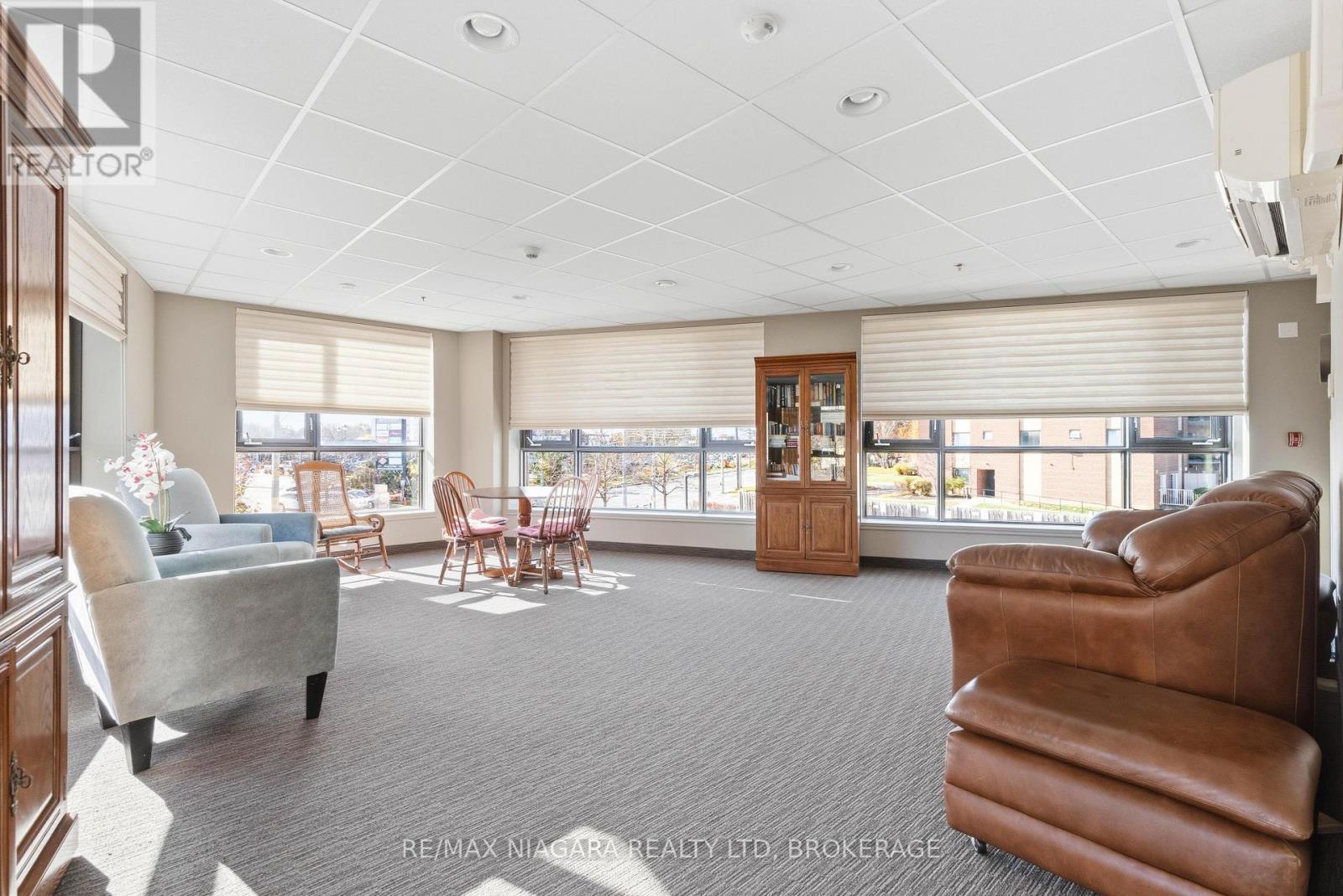 209 - 379 Scott Street, St. Catharines, Ontario  L2M 3W2 - Photo 20 - X12760944