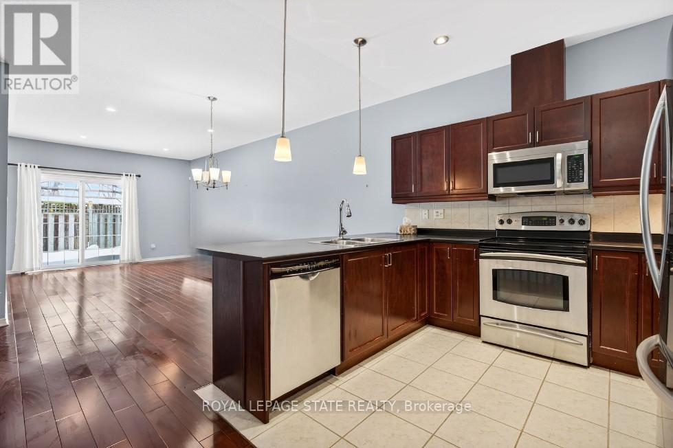 26 Manitoulin Trail, Hamilton, Ontario  L9B 2X8 - Photo 11 - X12766732