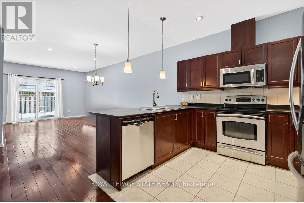 26 Manitoulin Trail, Hamilton, Ontario  L9B 2X8 - Photo 12 - X12766732