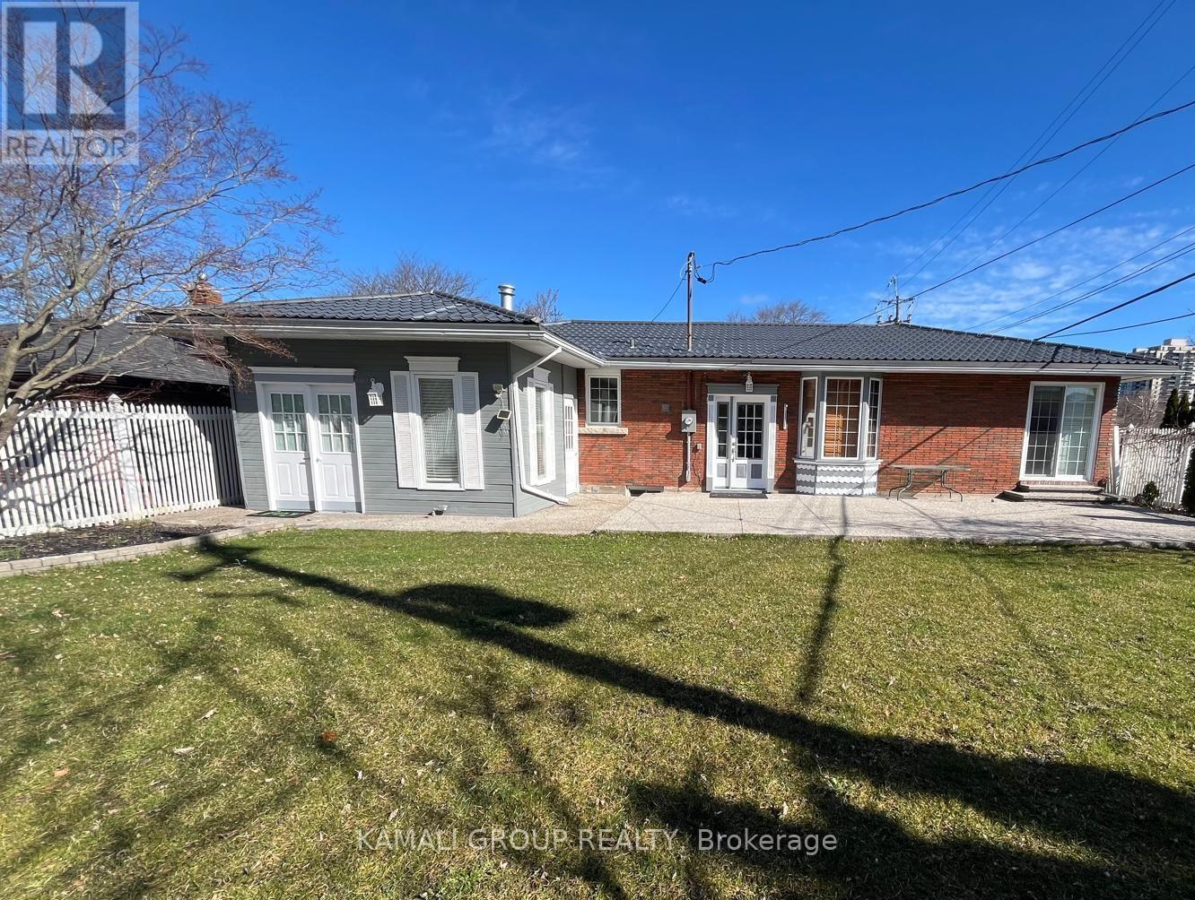 3 - 36 OAKRIDGE AVENUE, St. Catharines, Ontario