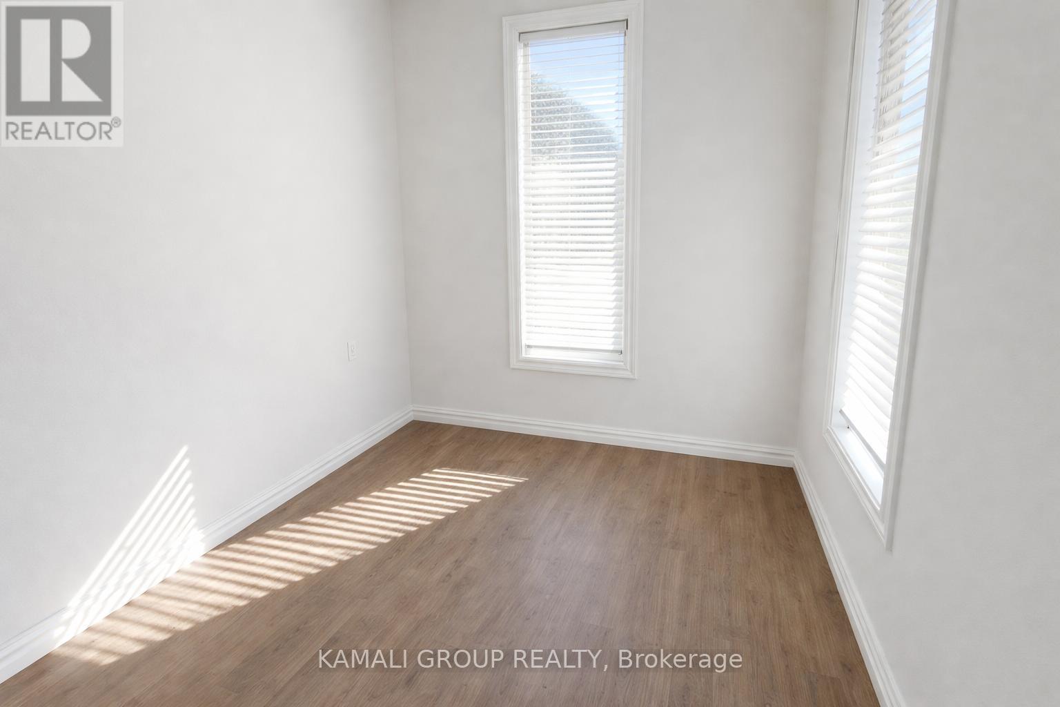 3 - 36 Oakridge Avenue, St. Catharines, Ontario  L2T 2M8 - Photo 3 - X12766798