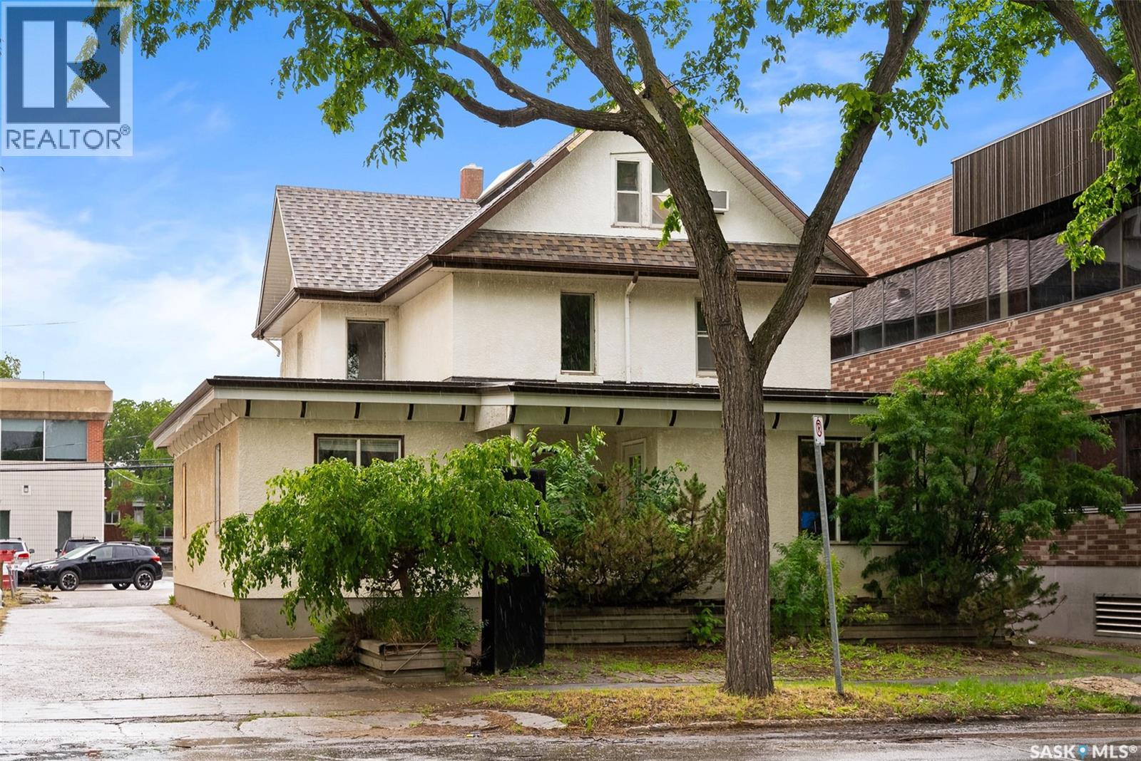 2062 Cornwall Street, Regina, Saskatchewan  S4P 2K5 - Photo 1 - SK028092