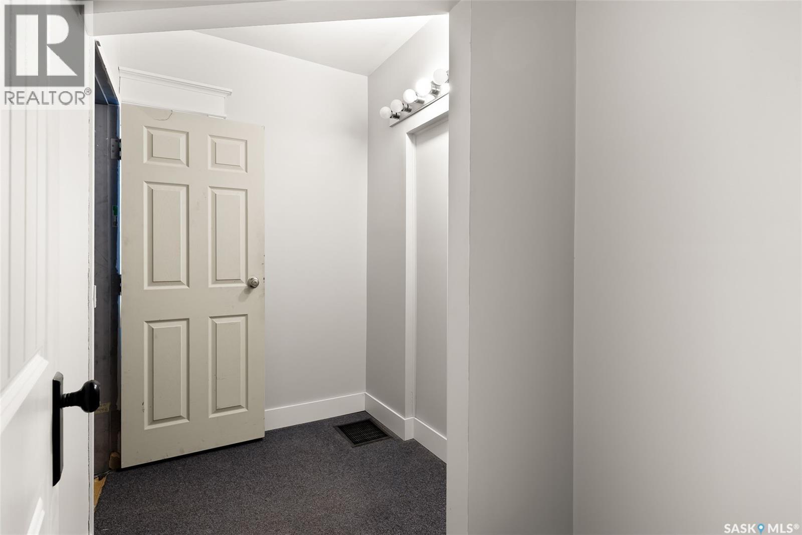 2062 Cornwall Street, Regina, Saskatchewan  S4P 2K5 - Photo 14 - SK028092