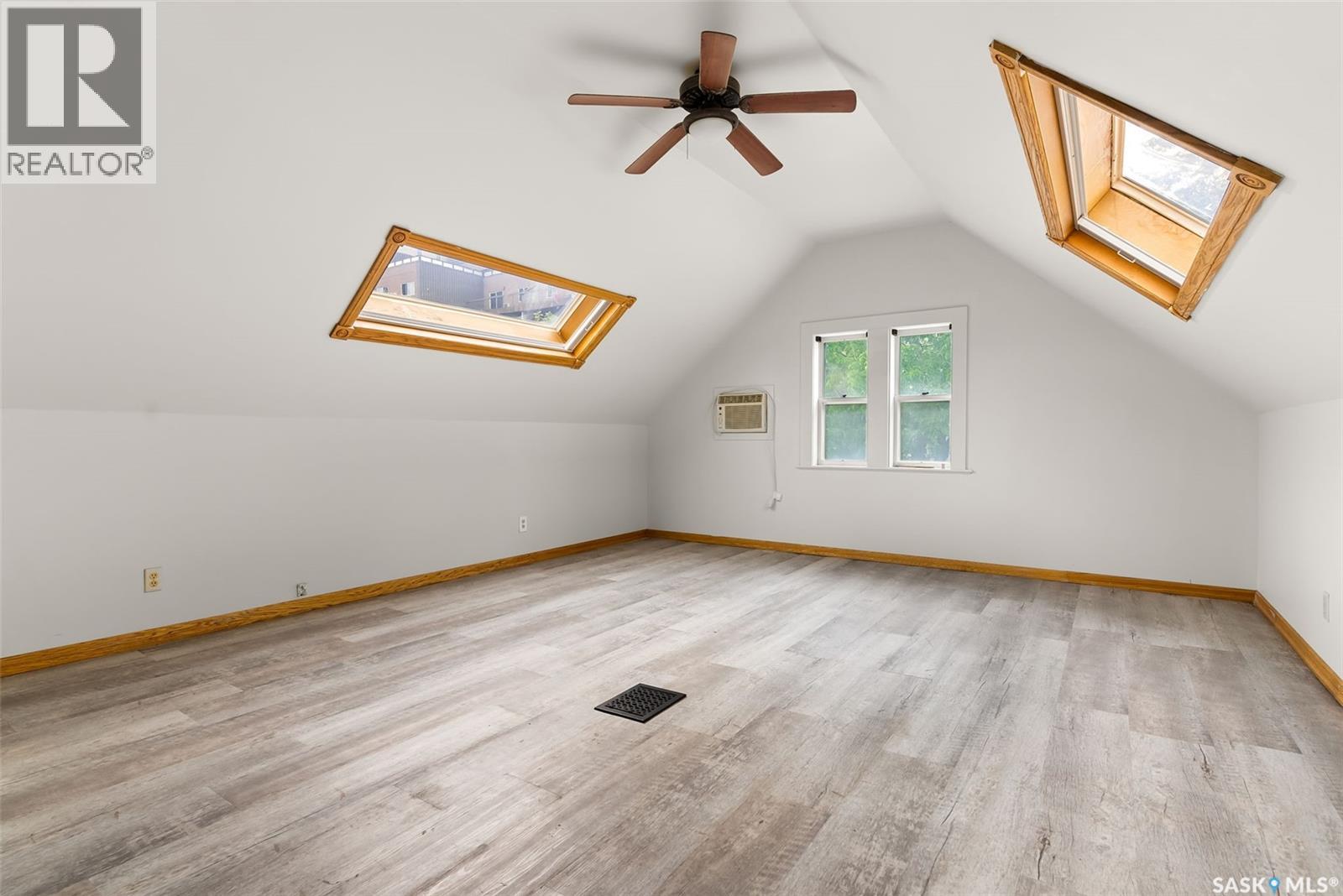 2062 Cornwall Street, Regina, Saskatchewan  S4P 2K5 - Photo 33 - SK028092