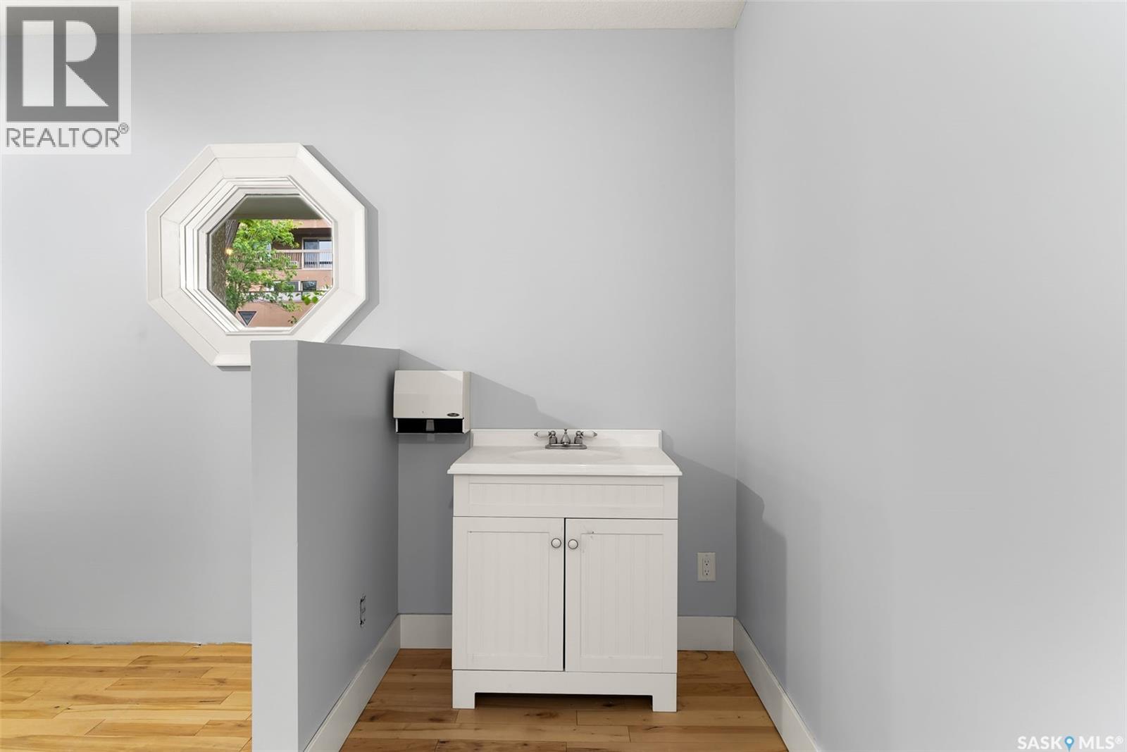 2062 Cornwall Street, Regina, Saskatchewan  S4P 2K5 - Photo 8 - SK028092