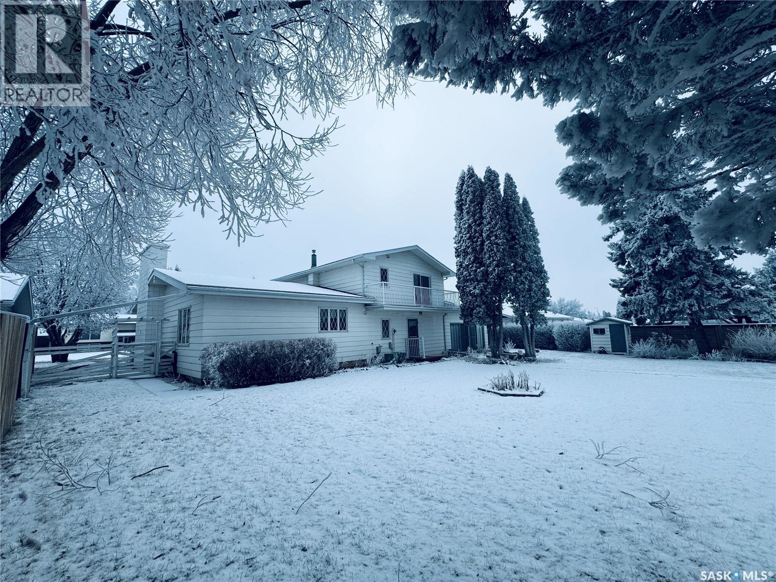 503 7th Avenue W, Biggar, Saskatchewan  S0K 0M0 - Photo 48 - SK028029