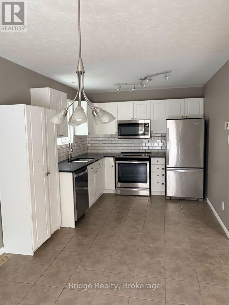 67 Stafford Street, Woodstock, Ontario  N4S 3Z8 - Photo 7 - X12766970