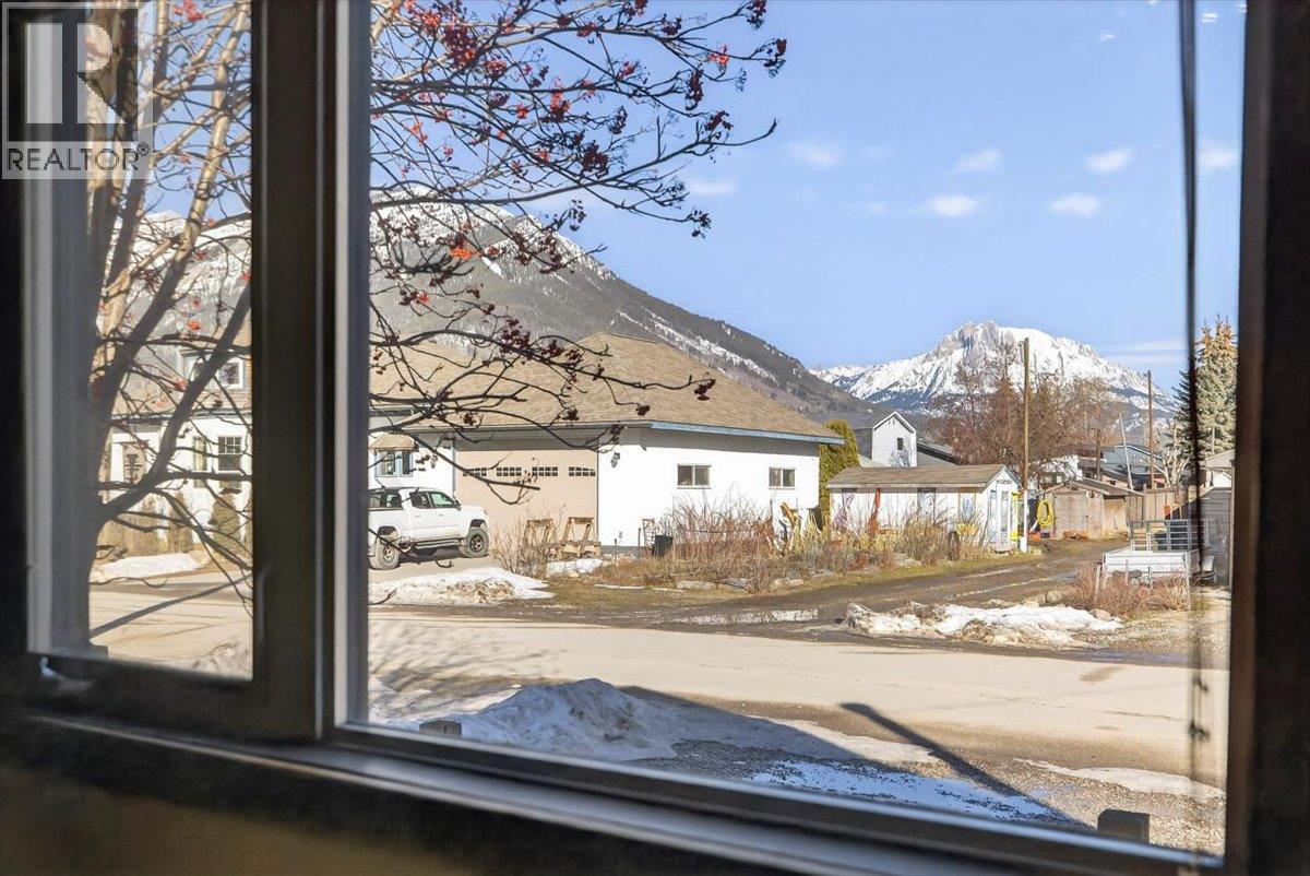 1091 4th Avenue Unit# A, Fernie, British Columbia  V0B 1M0 - Photo 31 - 10375030