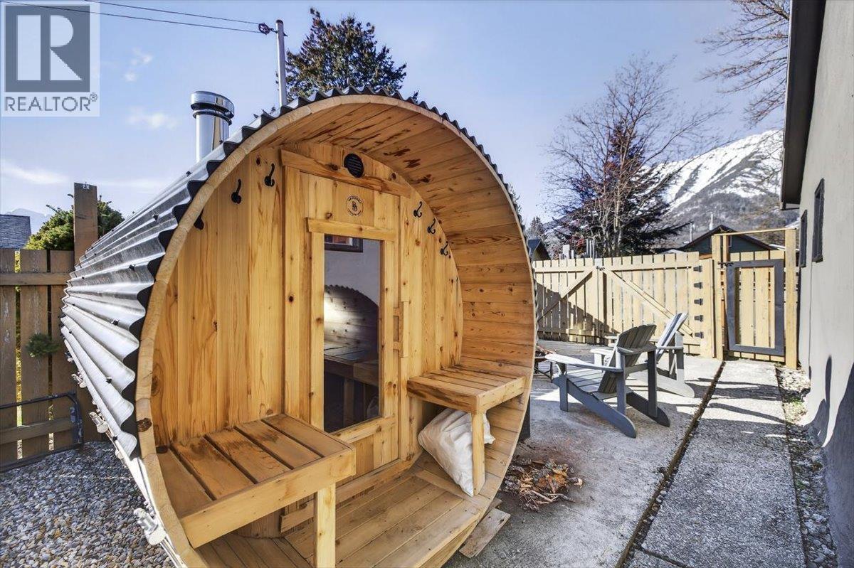 1091 4th Avenue Unit# A, Fernie, British Columbia  V0B 1M0 - Photo 5 - 10375030