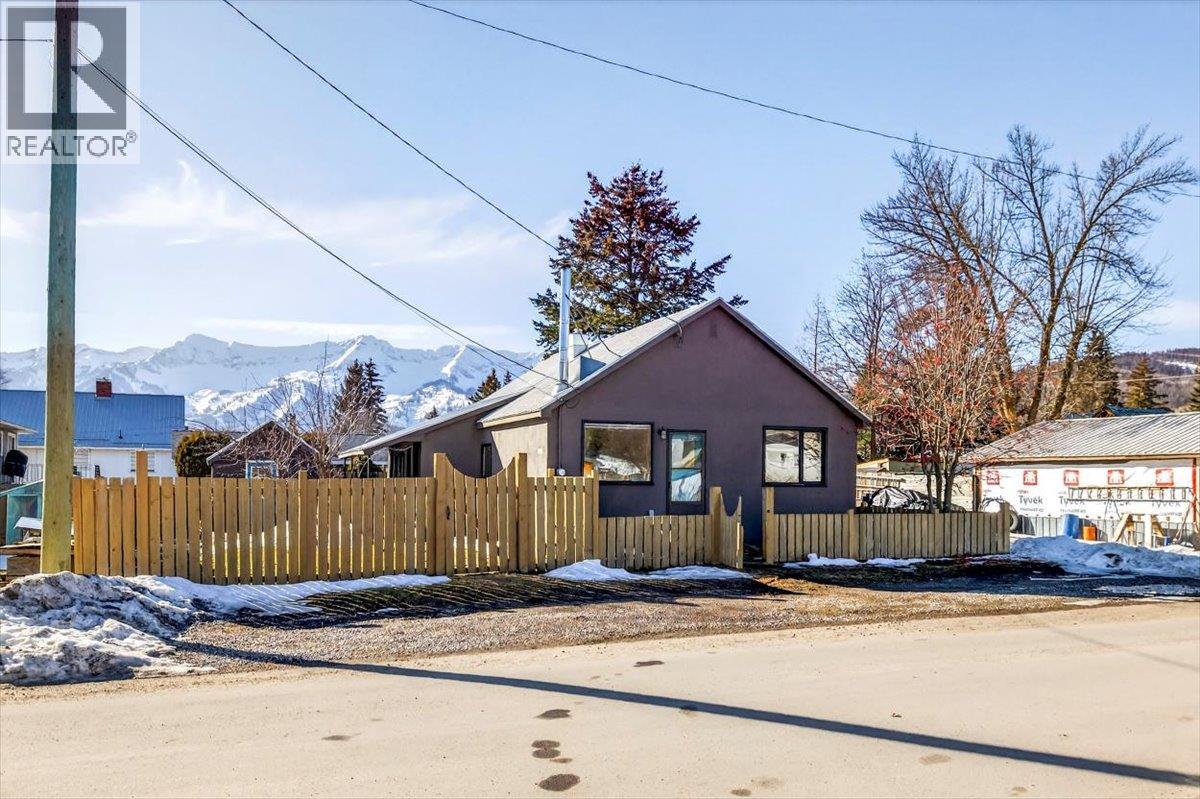 1091 4th Avenue Unit# A, Fernie, British Columbia  V0B 1M0 - Photo 6 - 10375030