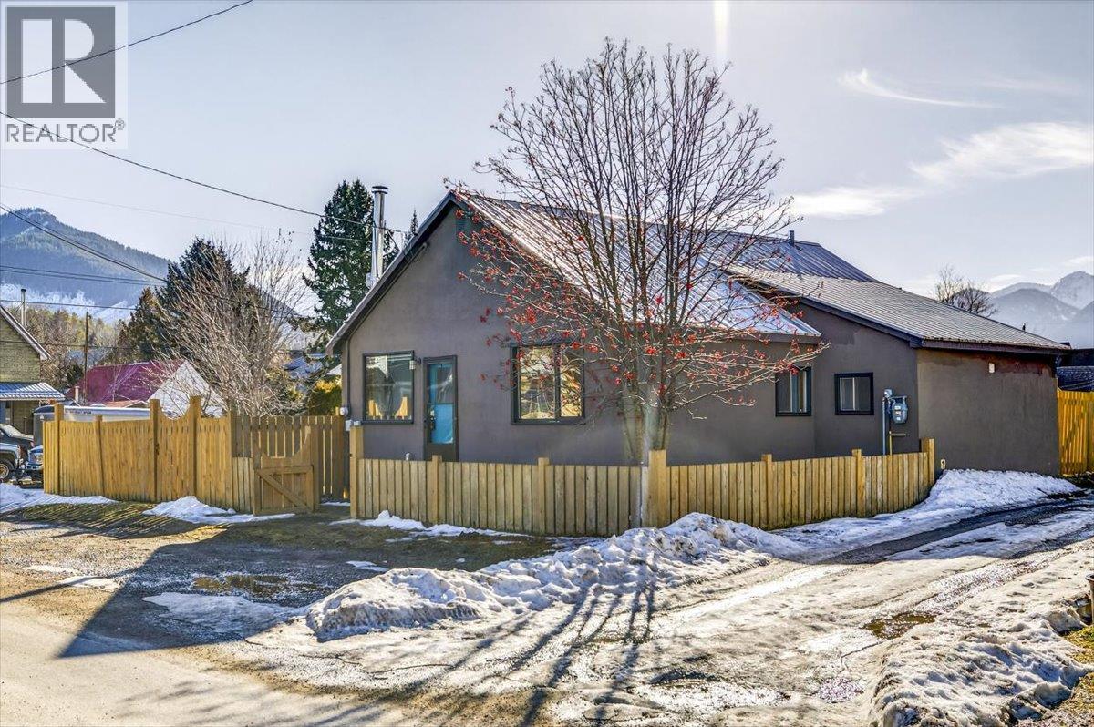 1091 4th Avenue Unit# A, Fernie, British Columbia  V0B 1M0 - Photo 8 - 10375030