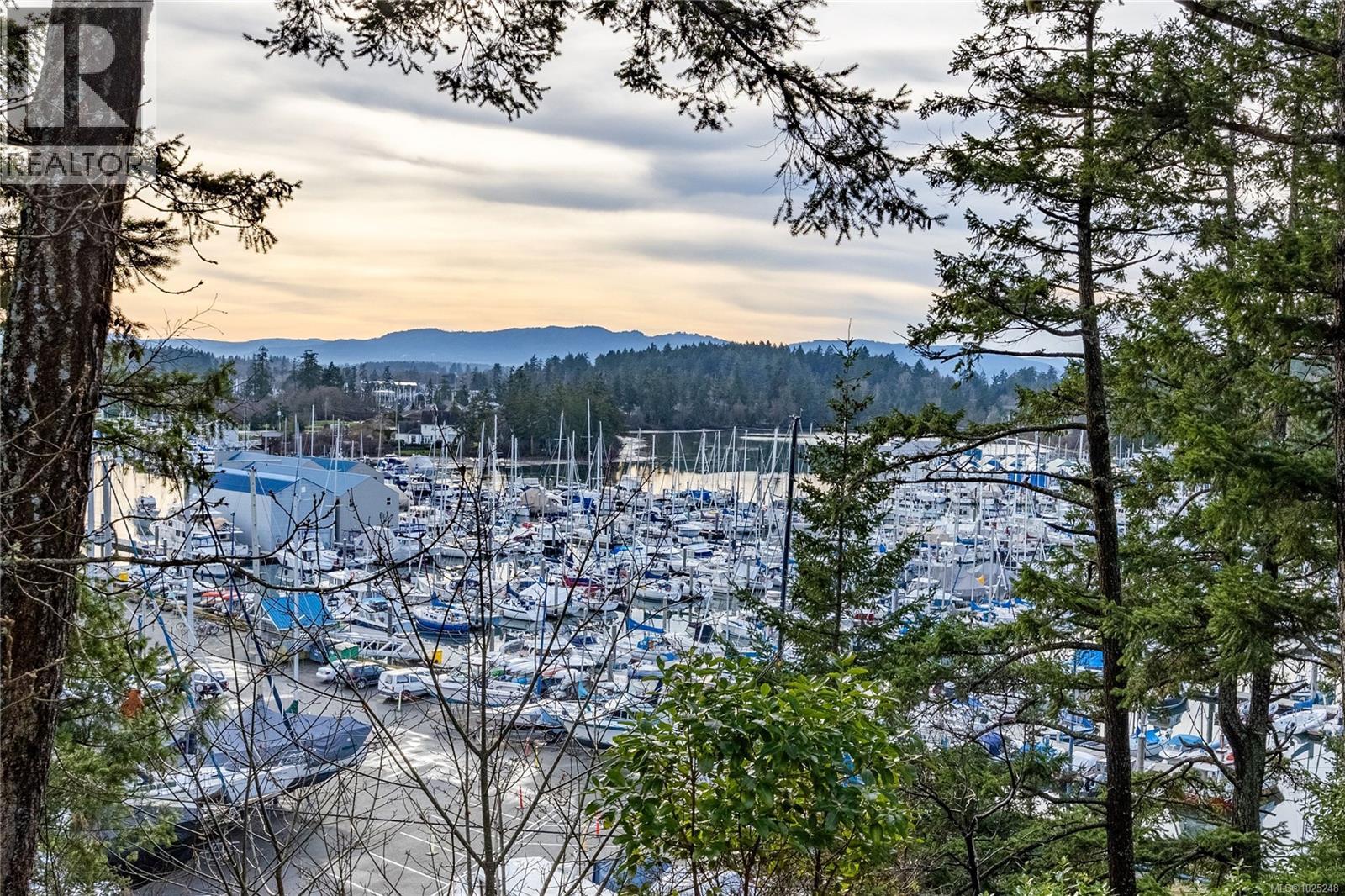 11064 Kittiwake Pl, North Saanich, British Columbia  V8L 5J3 - Photo 1 - 1025248