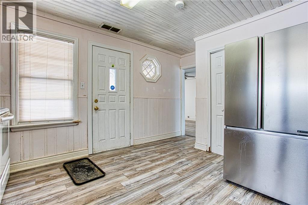 16 Victoria Avenue, Stoney Creek, Ontario  L8E 5E4 - Photo 5 - 40798953