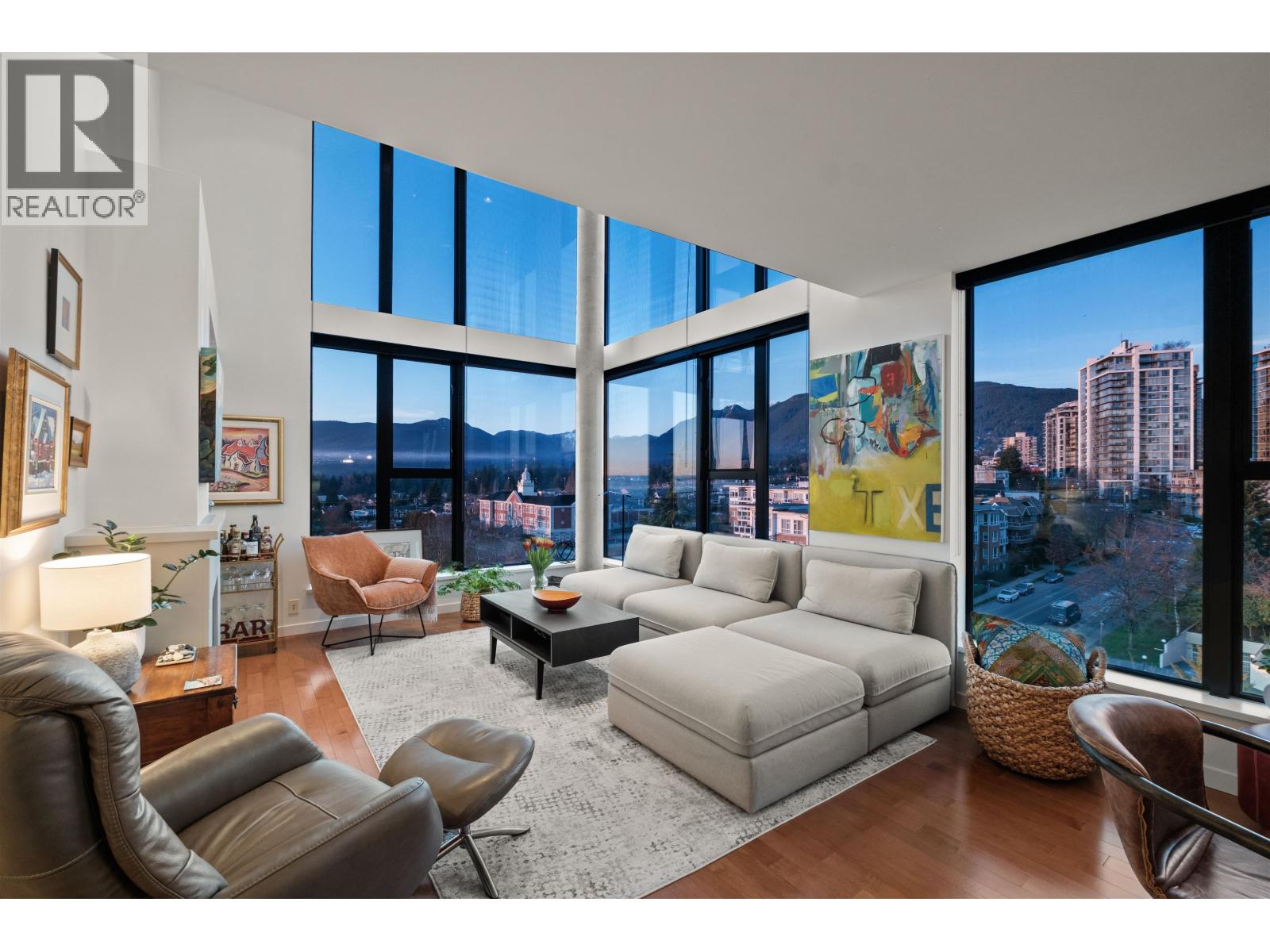 PH8 683 W VICTORIA PARK, North Vancouver, British Columbia