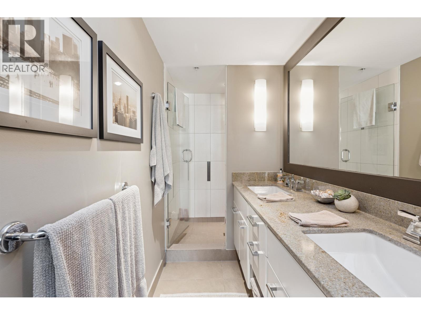 Ph8 683 W Victoria Park, North Vancouver, British Columbia  V7M 0A2 - Photo 27 - R3083159