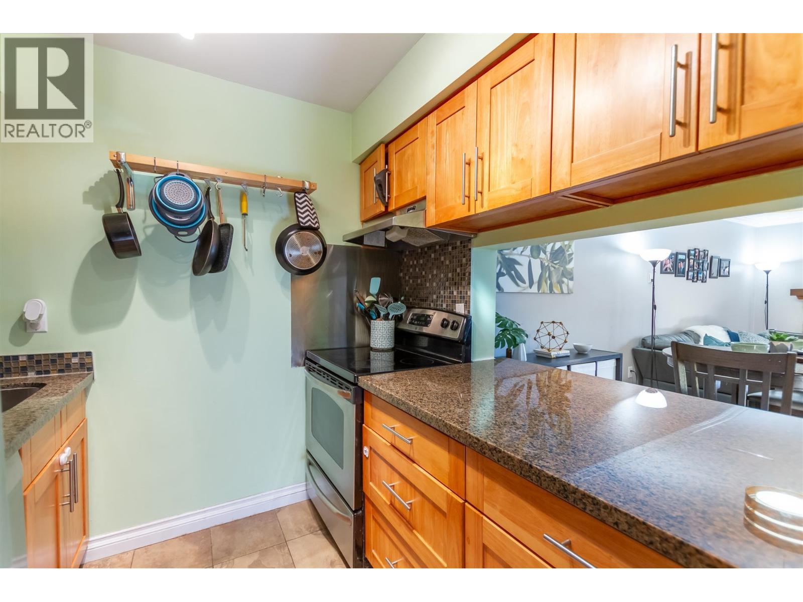 307 3275 Mountain Highway, North Vancouver, British Columbia  V7K 2H4 - Photo 9 - R3085878