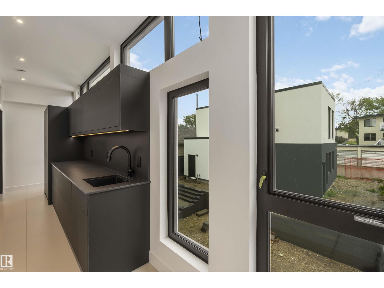 8915 Strathearn Dr Nw, Edmonton, Alberta  T6C 4C8 - Photo 24 - E4457194