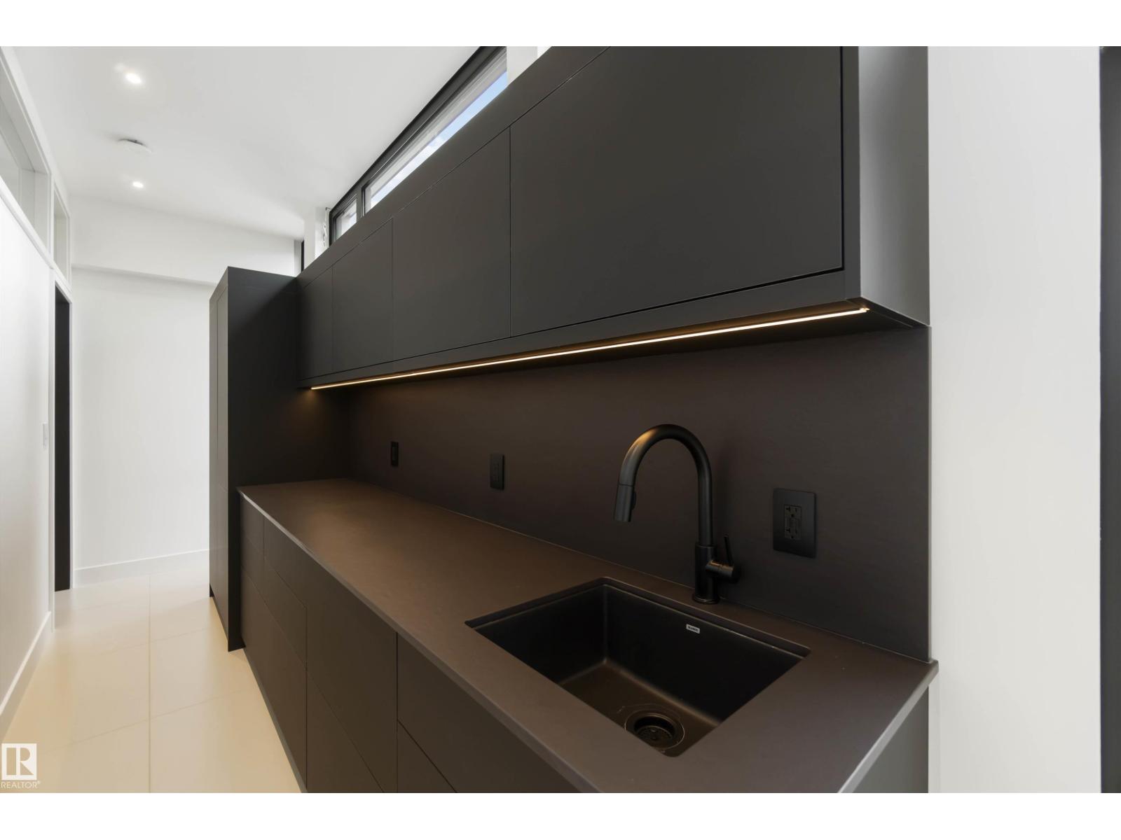 8915 Strathearn Dr Nw, Edmonton, Alberta  T6C 4C8 - Photo 25 - E4457194