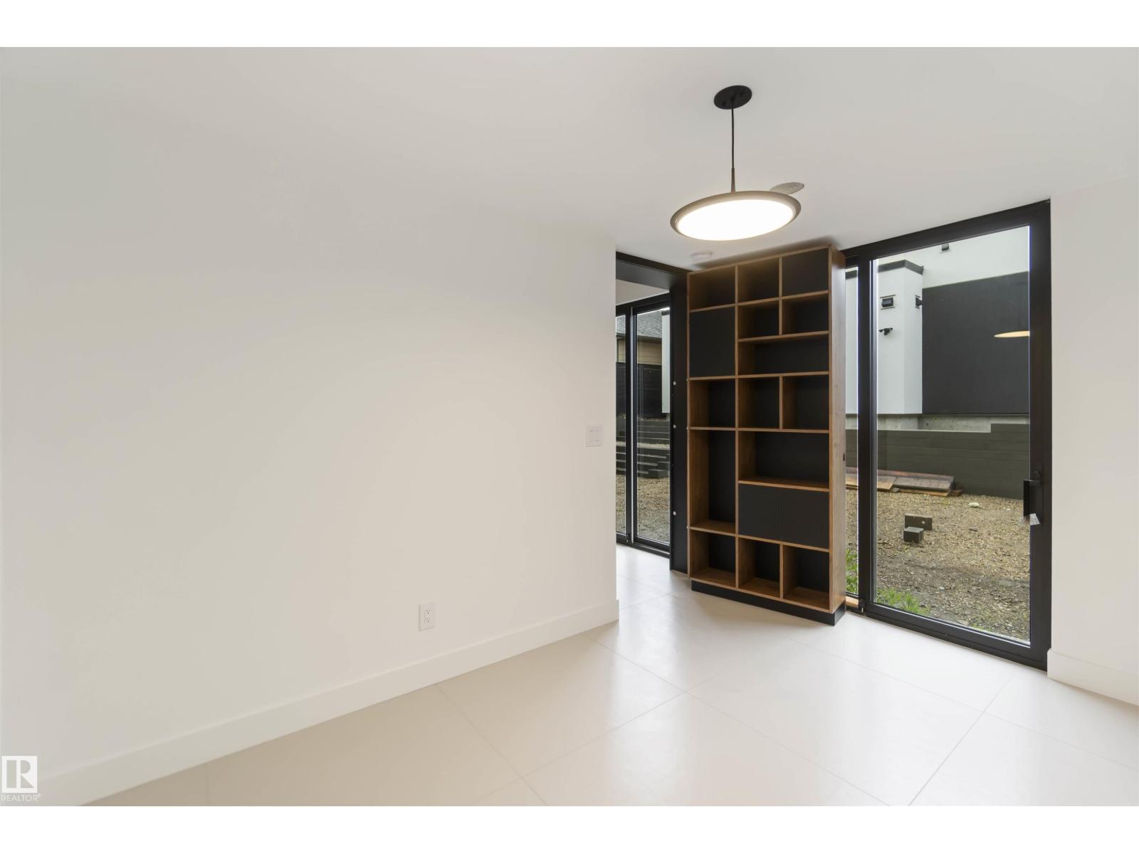 8915 Strathearn Dr Nw, Edmonton, Alberta  T6C 4C8 - Photo 15 - E4457194