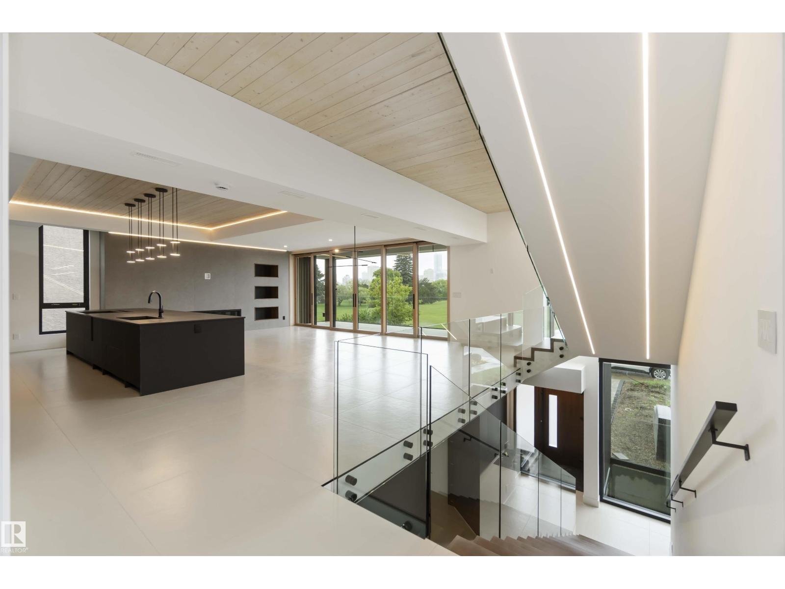 8915 Strathearn Dr Nw, Edmonton, Alberta  T6C 4C8 - Photo 16 - E4457194