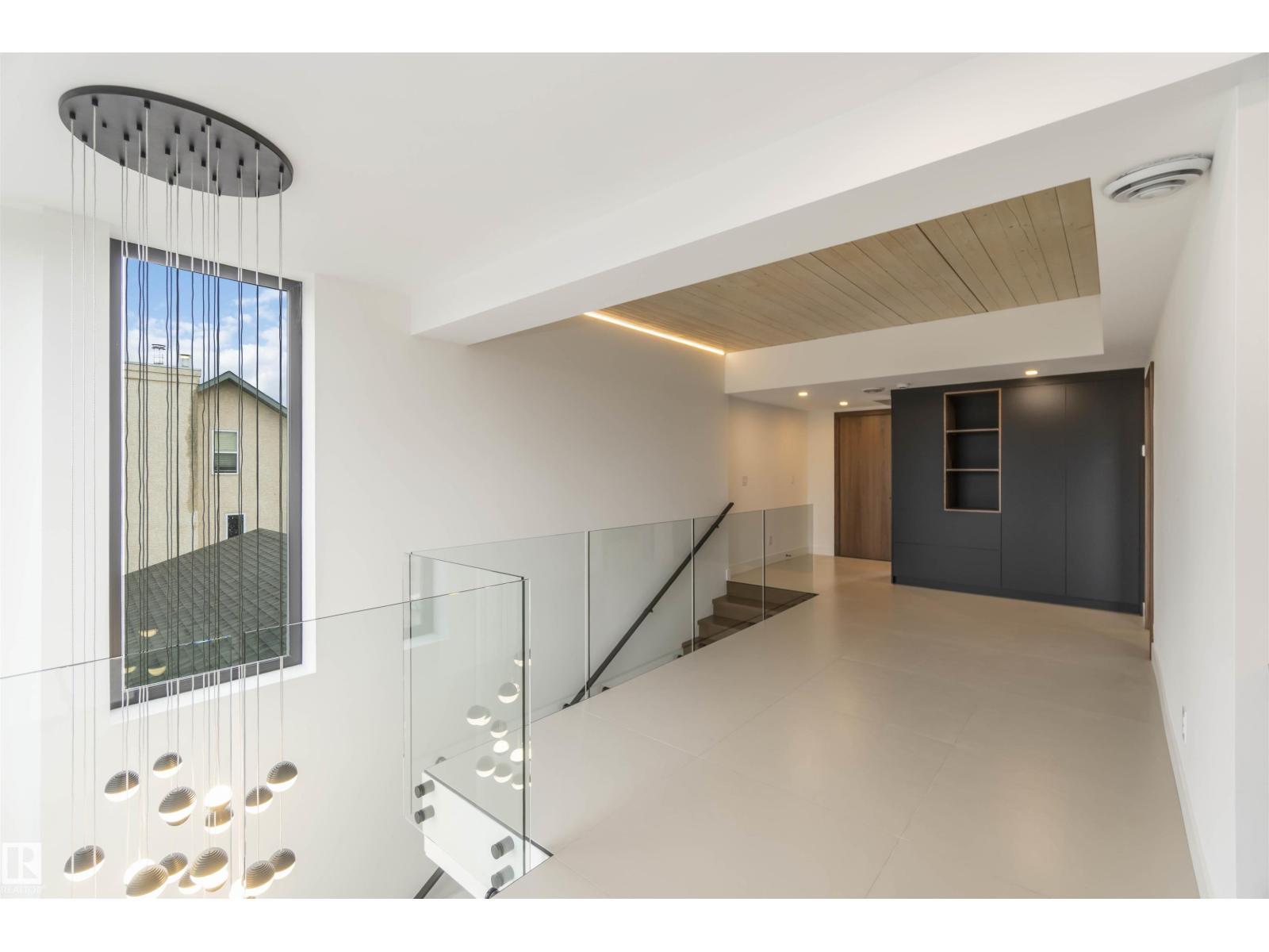 8915 Strathearn Dr Nw, Edmonton, Alberta  T6C 4C8 - Photo 35 - E4457194