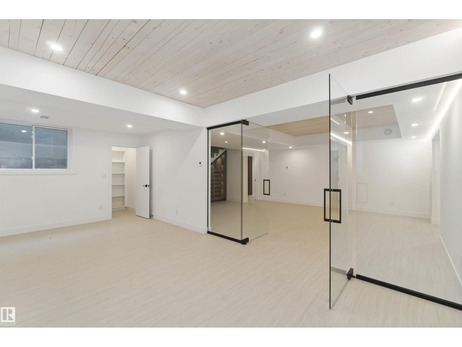 8915 Strathearn Dr Nw, Edmonton, Alberta  T6C 4C8 - Photo 55 - E4457194