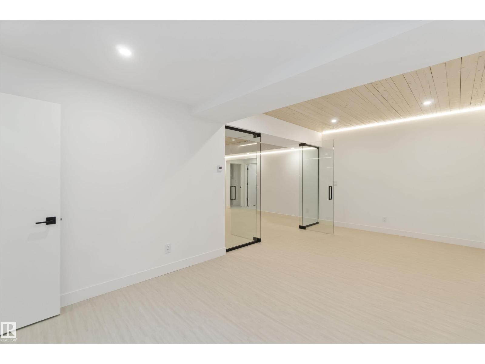 8915 Strathearn Dr Nw, Edmonton, Alberta  T6C 4C8 - Photo 56 - E4457194