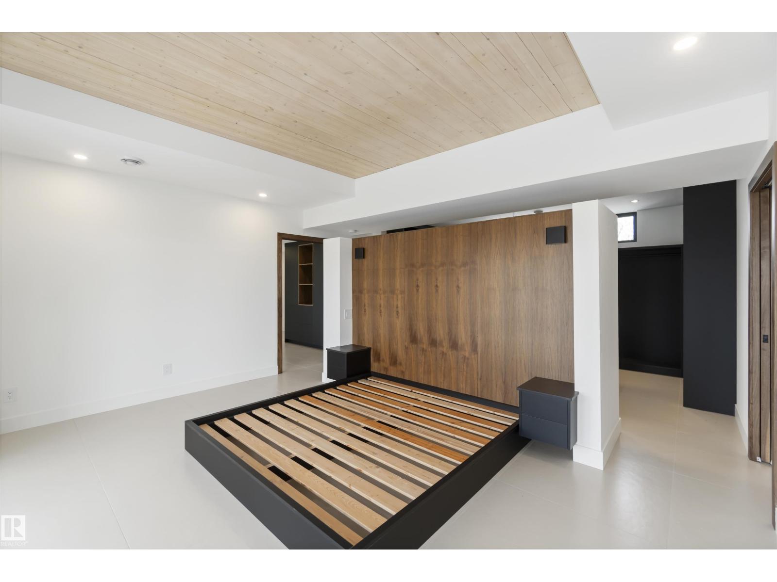 8915 Strathearn Dr Nw, Edmonton, Alberta  T6C 4C8 - Photo 39 - E4457194